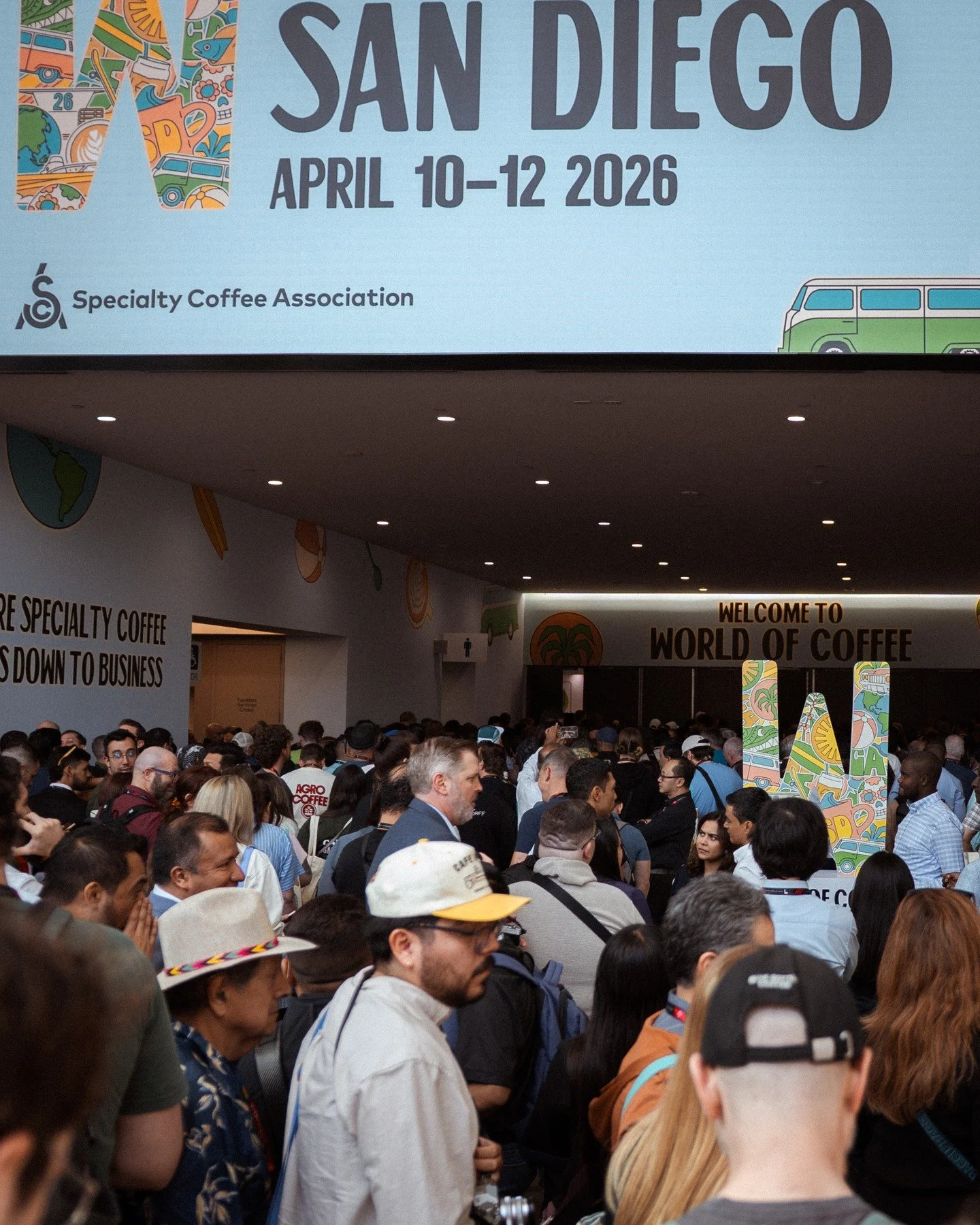 World of Coffee San Diego&mdash;what a show! Innovation and artistry abound. We loved seeing so many of you at the Roast magazine booth and hearing your coffee stories. Thanks for stopping by and being part of it!

📷: @juanjo.film 

#RoastMagazine #