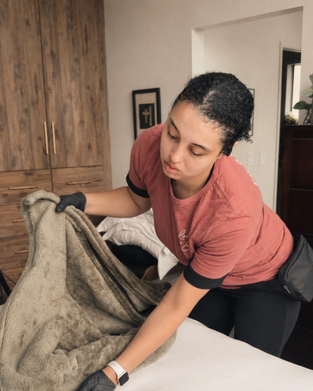Nobody taught you to notice a bed made with care versus a bed made in a hurry.

You just feel it when you walk in the room.

That feeling isn't an accident.

It's a team that takes pride in a room most people will never see them clean.

Book your rec