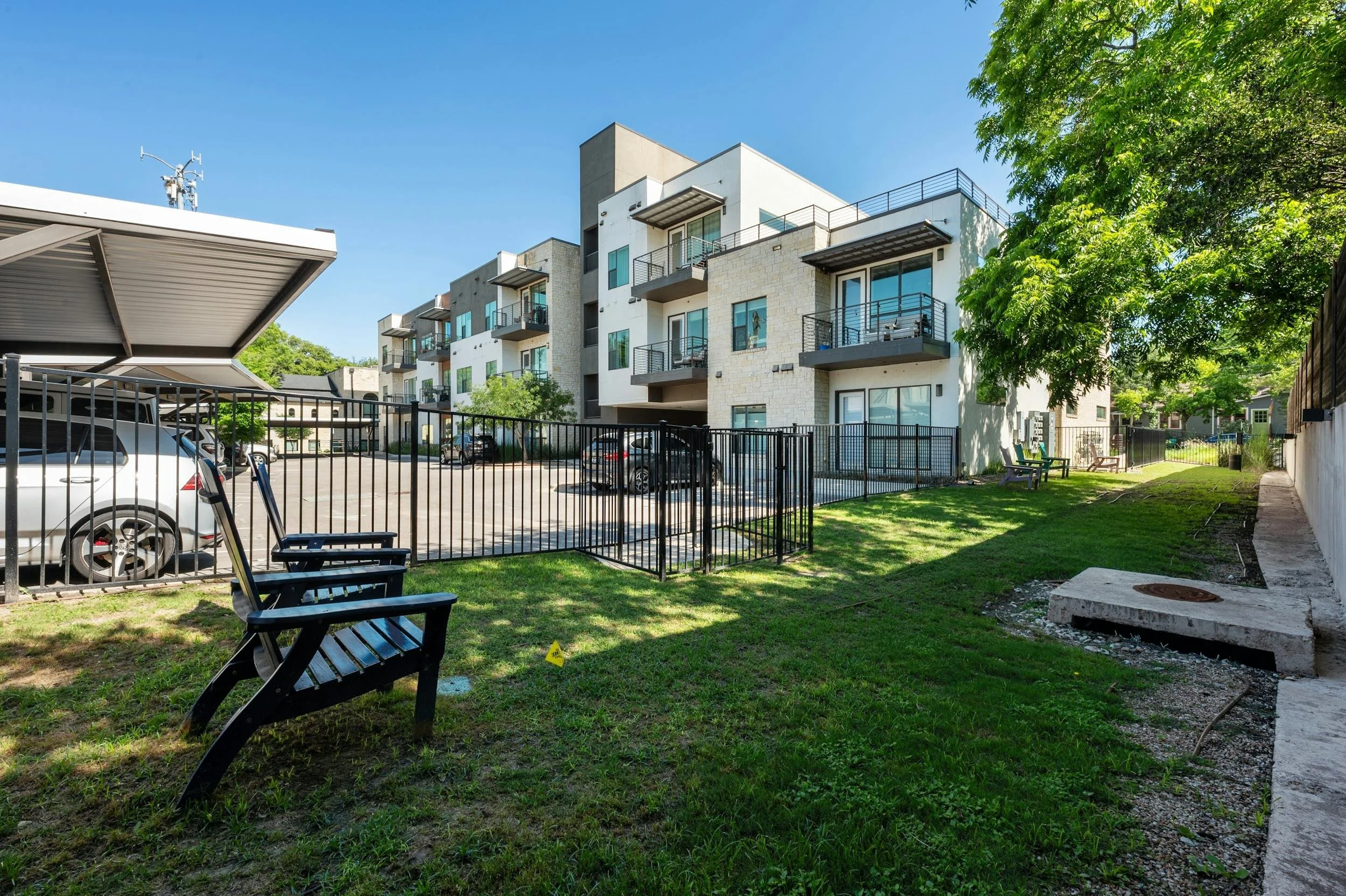 024-442941-207 West Johanna St_12481713.jpg