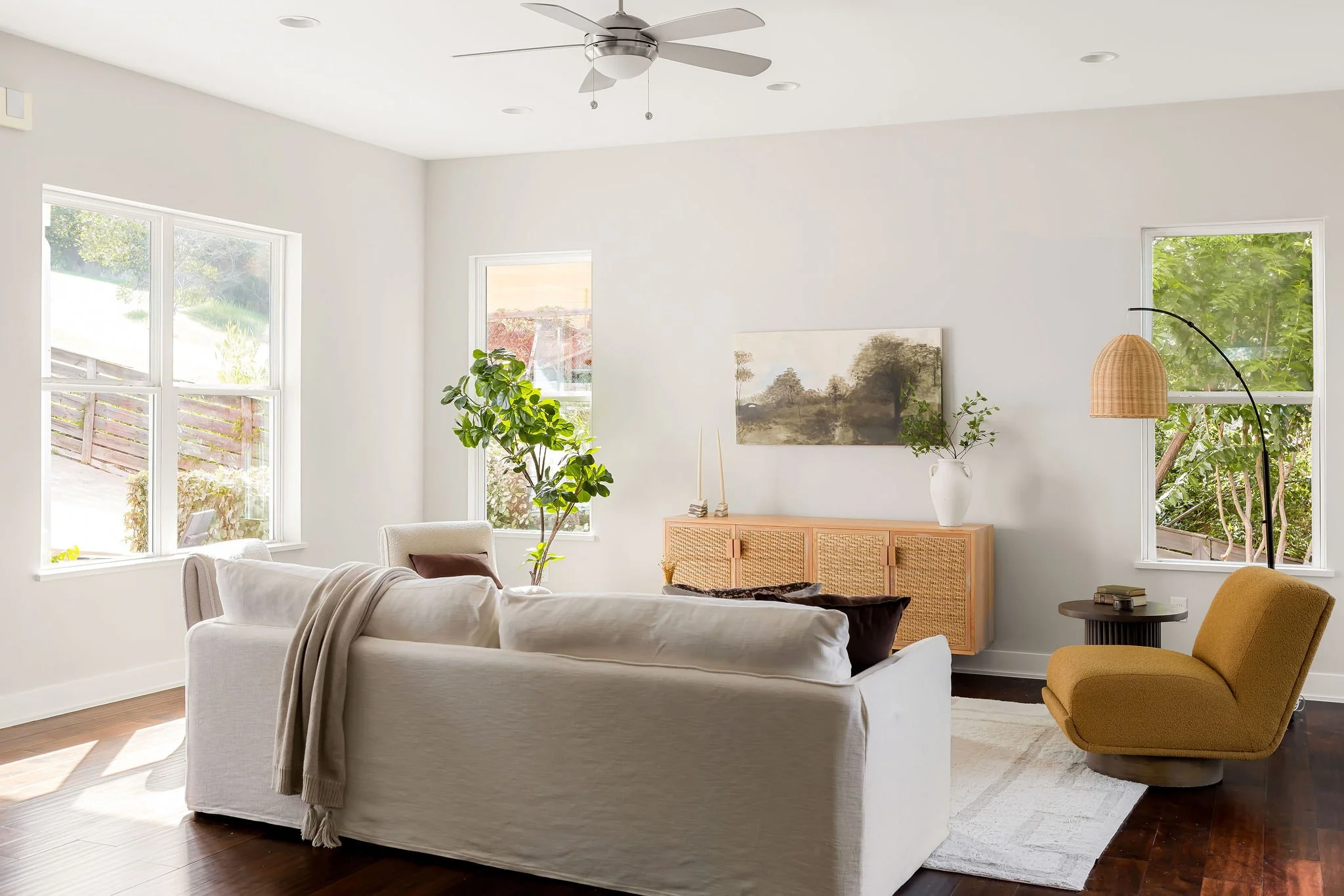 Ourhouse008_LivingRoom.jpg
