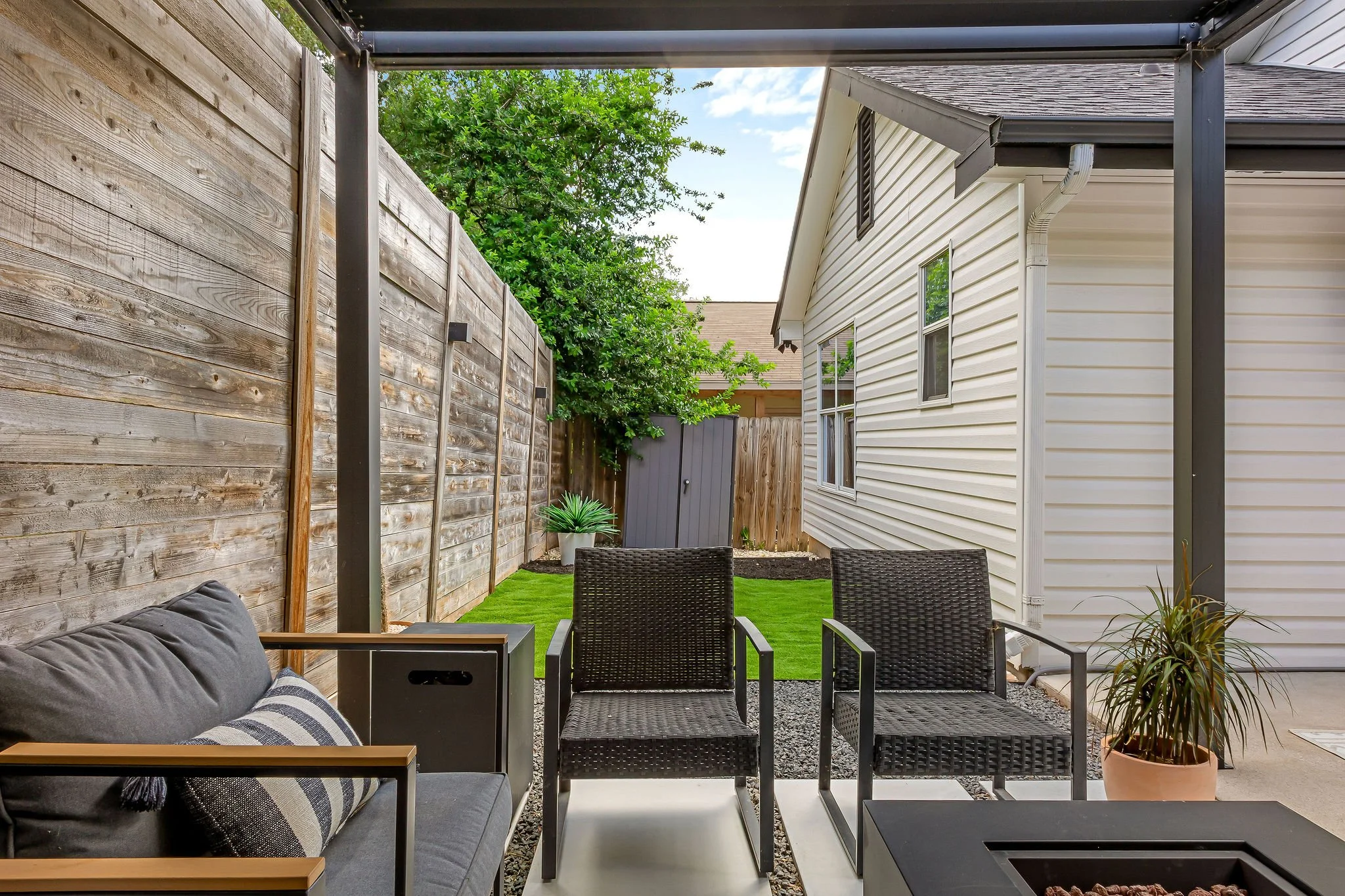 Ourhouse058_Backyard.jpg