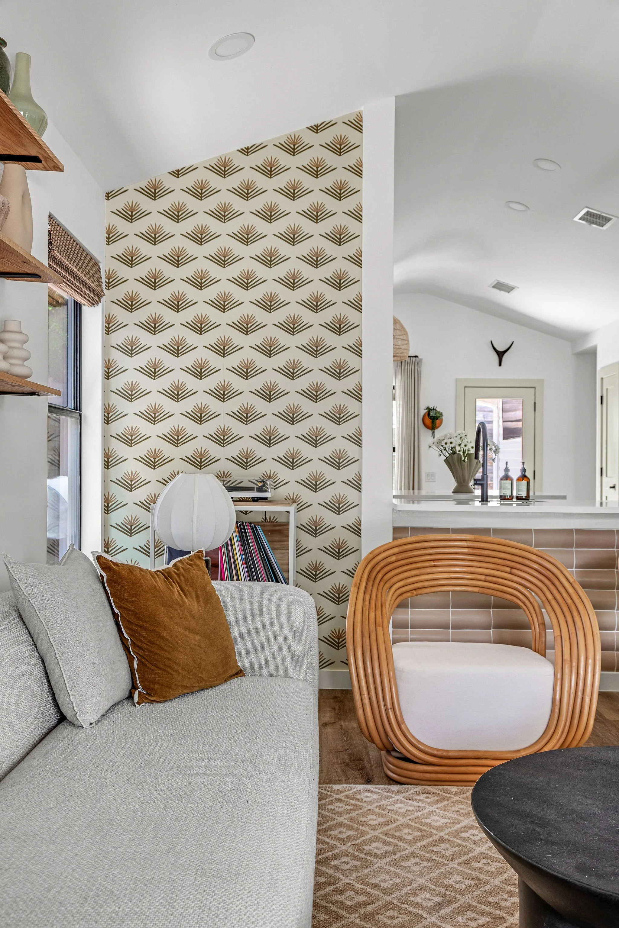 Ourhouse018_LivingRoom.jpg