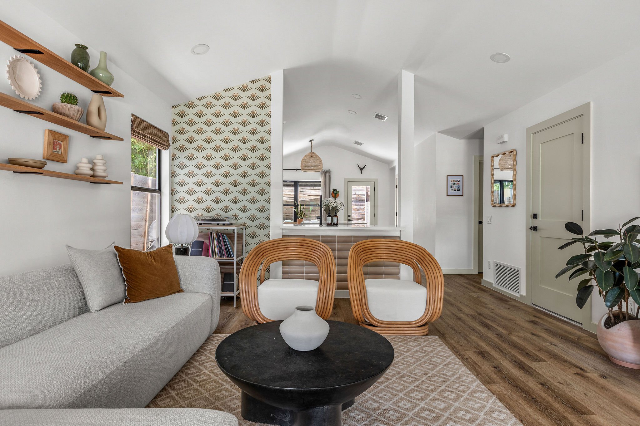 Ourhouse012_LivingRoom.jpg