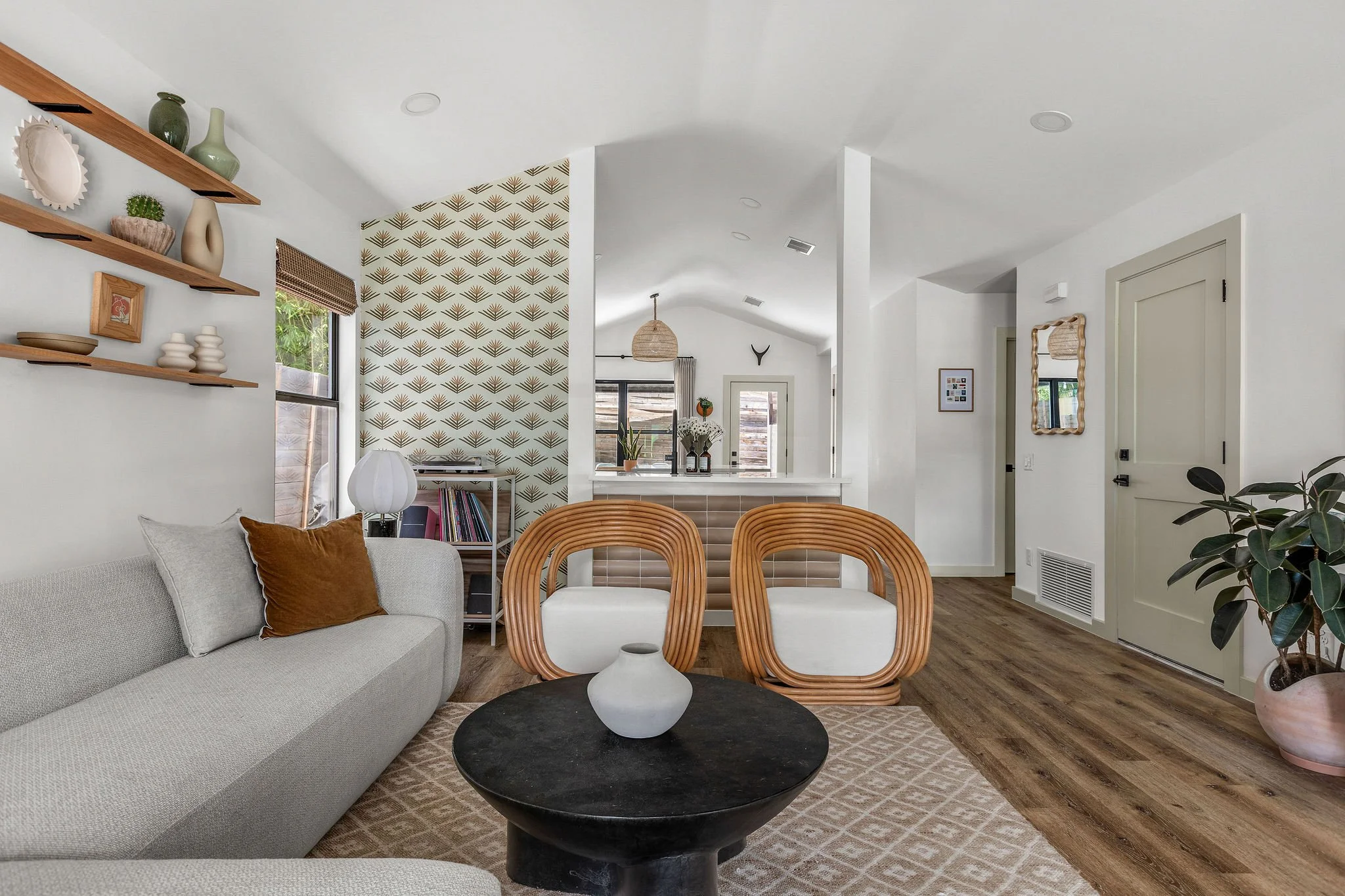 Ourhouse012_LivingRoom.jpg