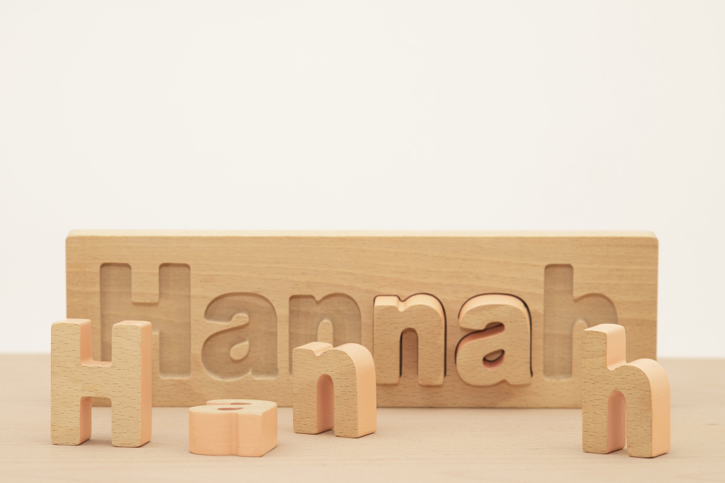 Personalised personalized name puzzle personalizirana puzla puzle lesena wooden toy igrača kolesa wheels montessori sustainable igrače little pine toys