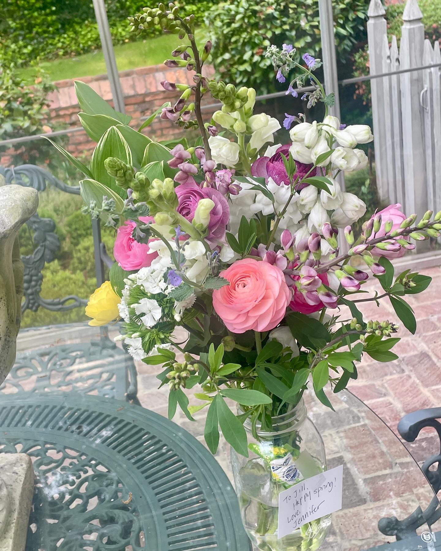 Bouquet Subscriptions have started and it brings me so much joy! I feel like a little garden fairy spreading happiness around the neighborhood in the morning.