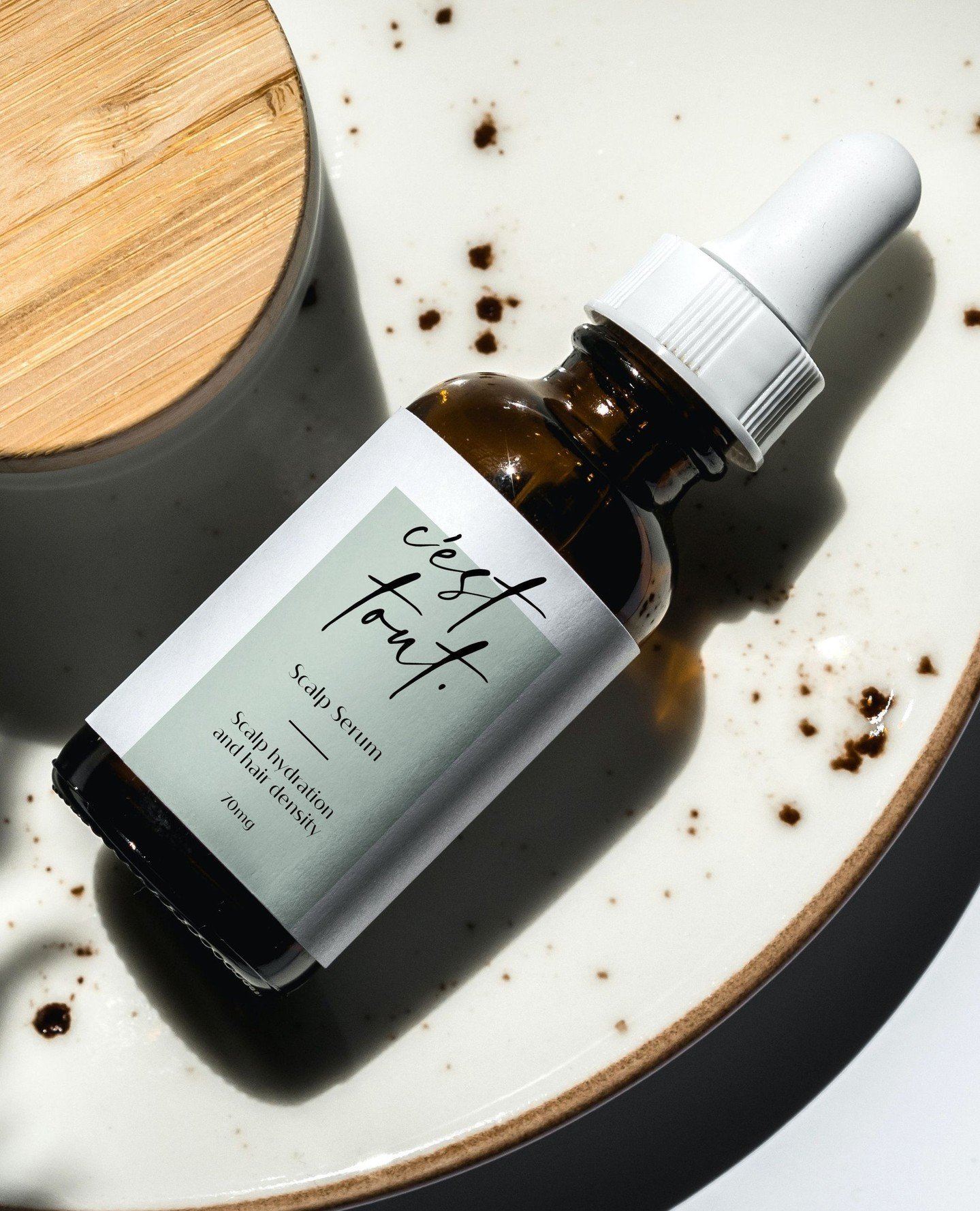Glamour in every drop &mdash; our sleek packaging is as radiant as your hair will be!