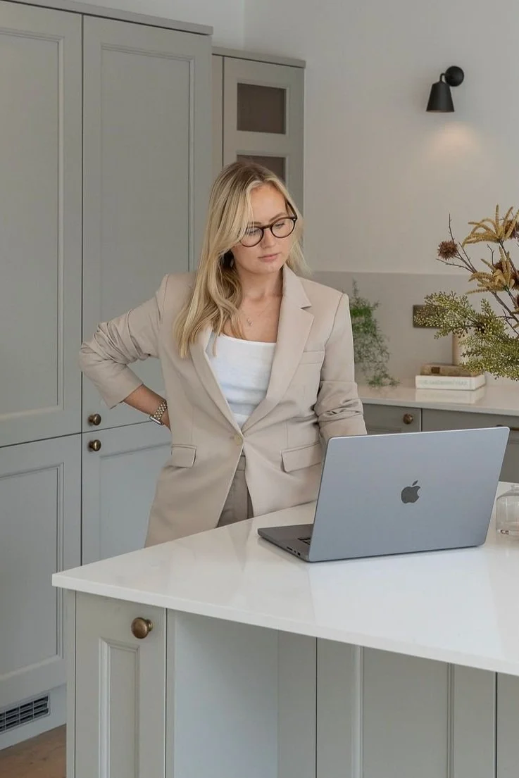 Sophie Chapman, BIID Registered Interior Designer with 10 years experience. 30 Under 30 Cornwall 2022. Qualified, professional interior design and consultation in Cornwall/ Devon/ Somerset. Personable, friendly interior advice.