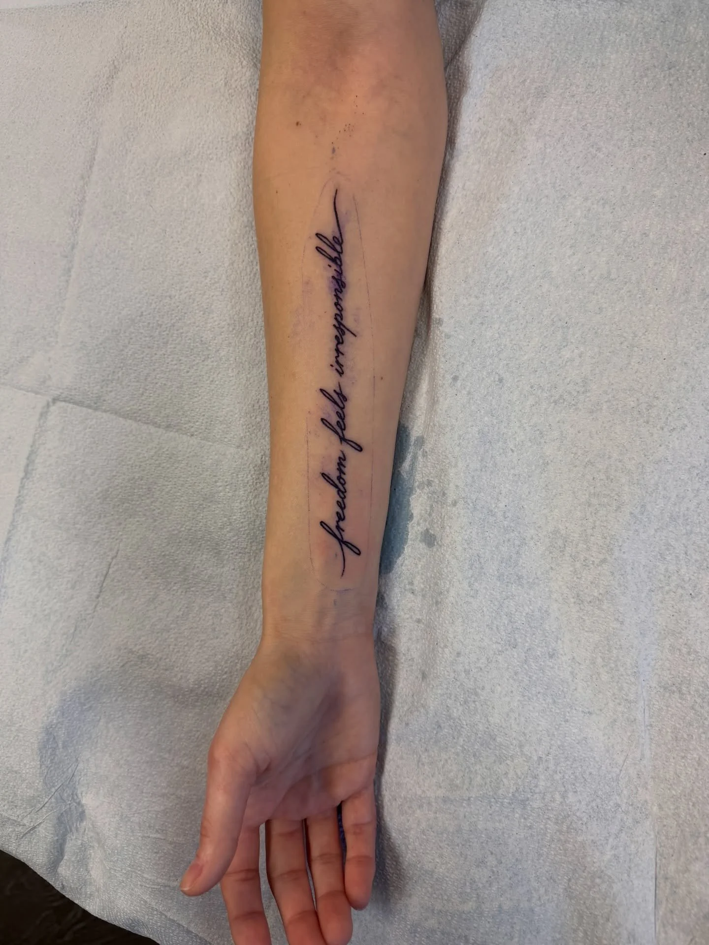 Love this girl! And meeting her friend Laura. Both got lettering tattoos and it was a wonderful time 💗