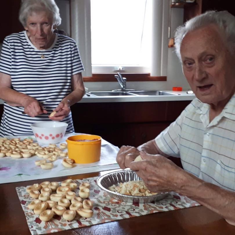 Recipe of the month

💛🍑BRESKVE🍑🧡

Breskve are a traditional Slovenian treat made by shaping two dome-shaped cookies, hollowing and filling them so they can be joined together into a peach-like sphere and then tinted and sugared to resemble a real