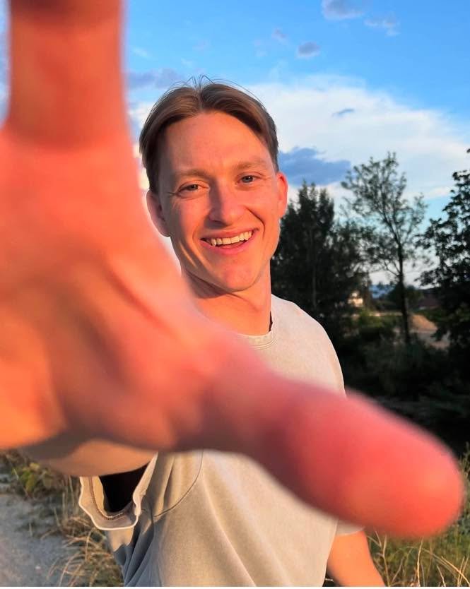 Kaj je gor🇸🇮

Meet Aaron Arnold &mdash; an American who traded life in the U.S. for Slovenia and never looked back. 

Originally from the state of Georgia, Aaron moved to Slovenia in search of something deeper: balance, culture, and a slower, more 