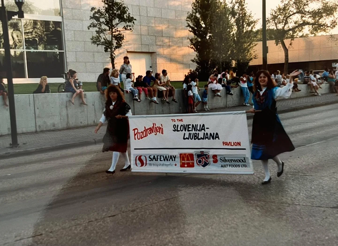 🚨THROWIN IT BACK FOR THROWBACK THURSDAY🚨

Here&rsquo;s a throwback to the parades Folklorama used to host leading up to opening week! Check out these photos of our community members proudly walking in the parade. Do you spot yourself in any of them