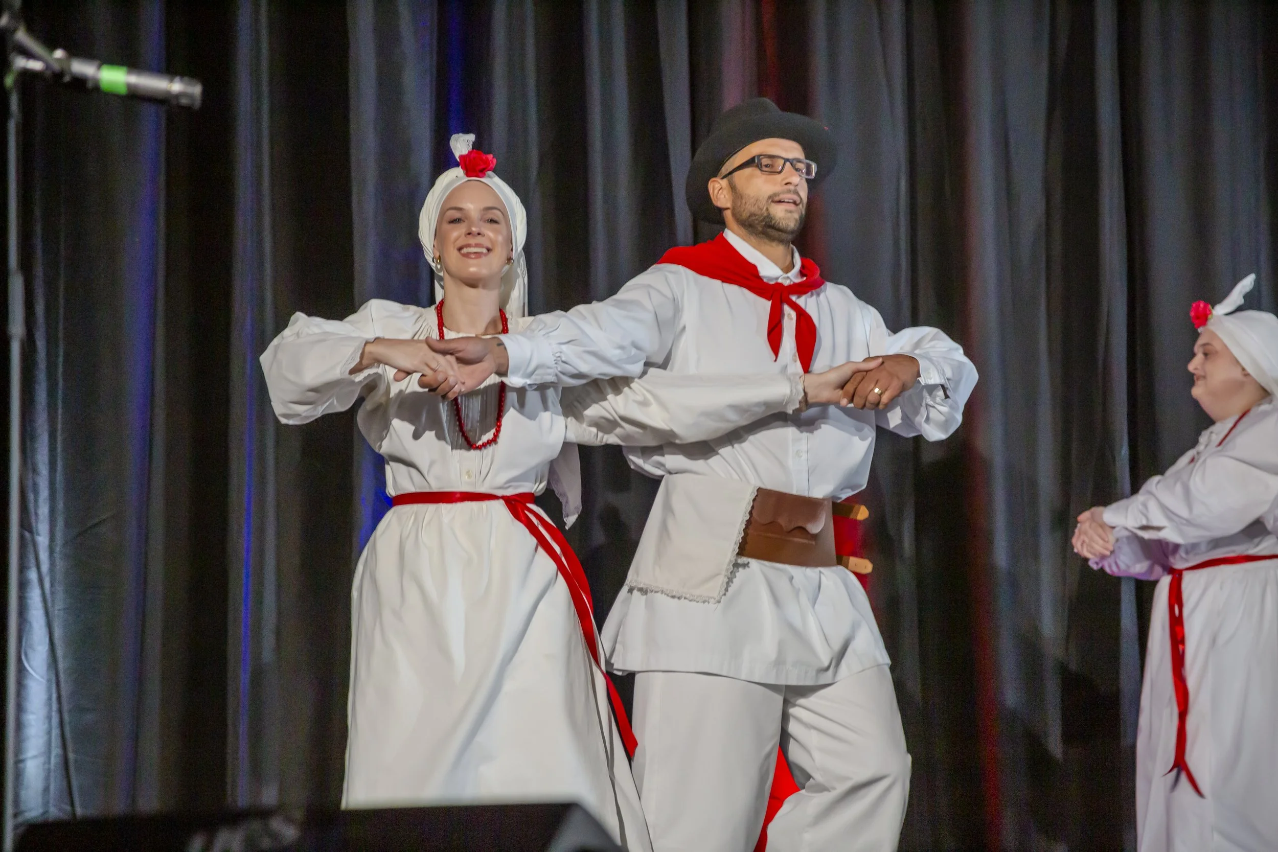 630pm_Show_Part2_ExitSingers_Large_238.JPG