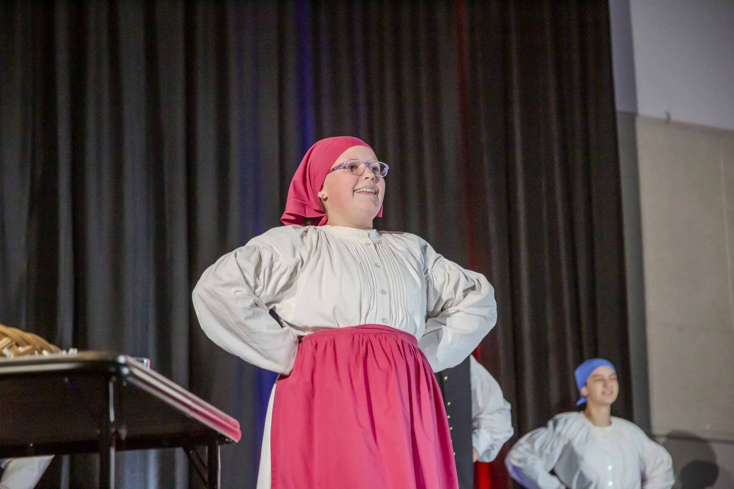 630pm_Show_Part2_ExitSingers_Large_045.JPG