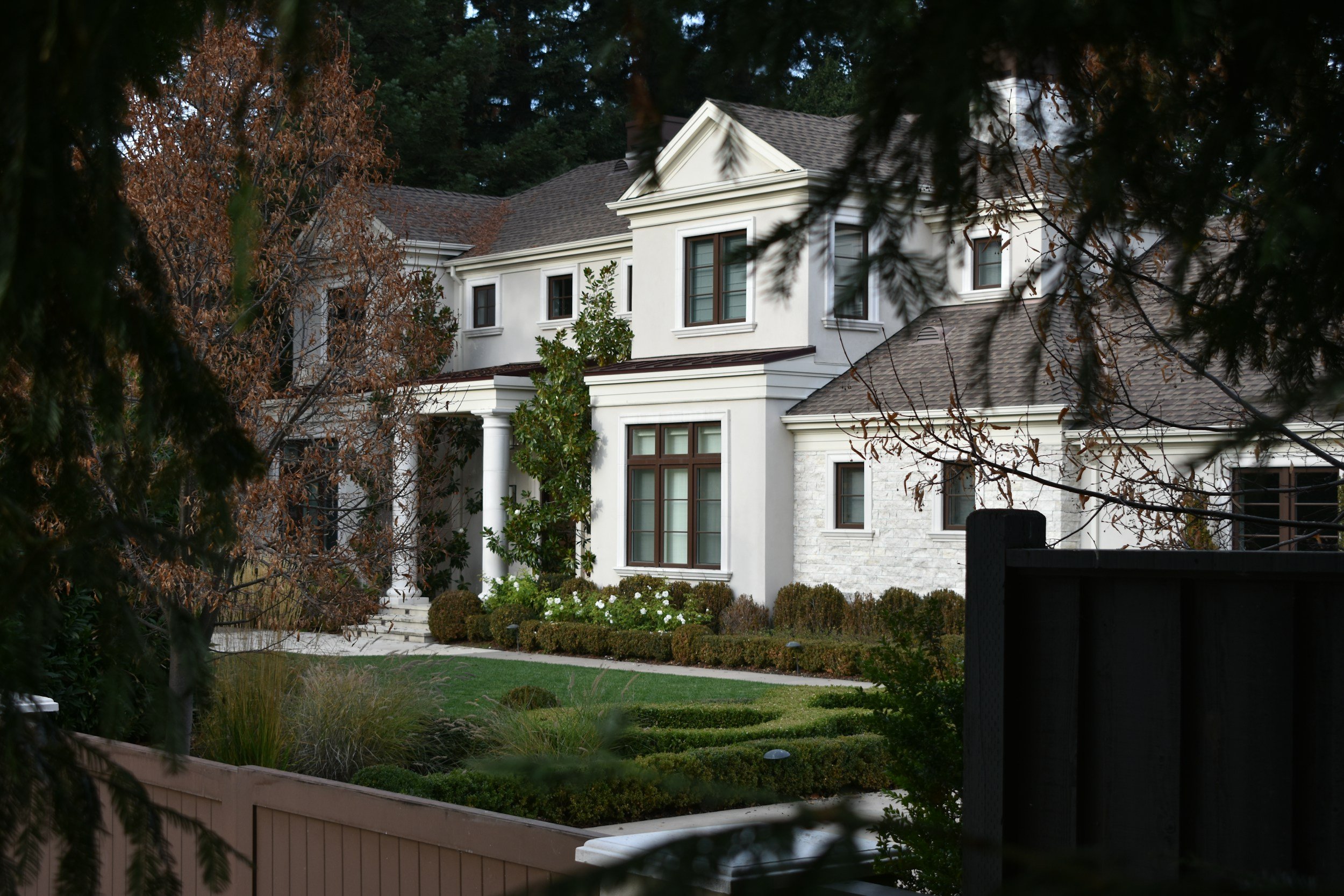 Off-Market Deals: How the Savviest LA Buyers Get Access Before Anyone Else