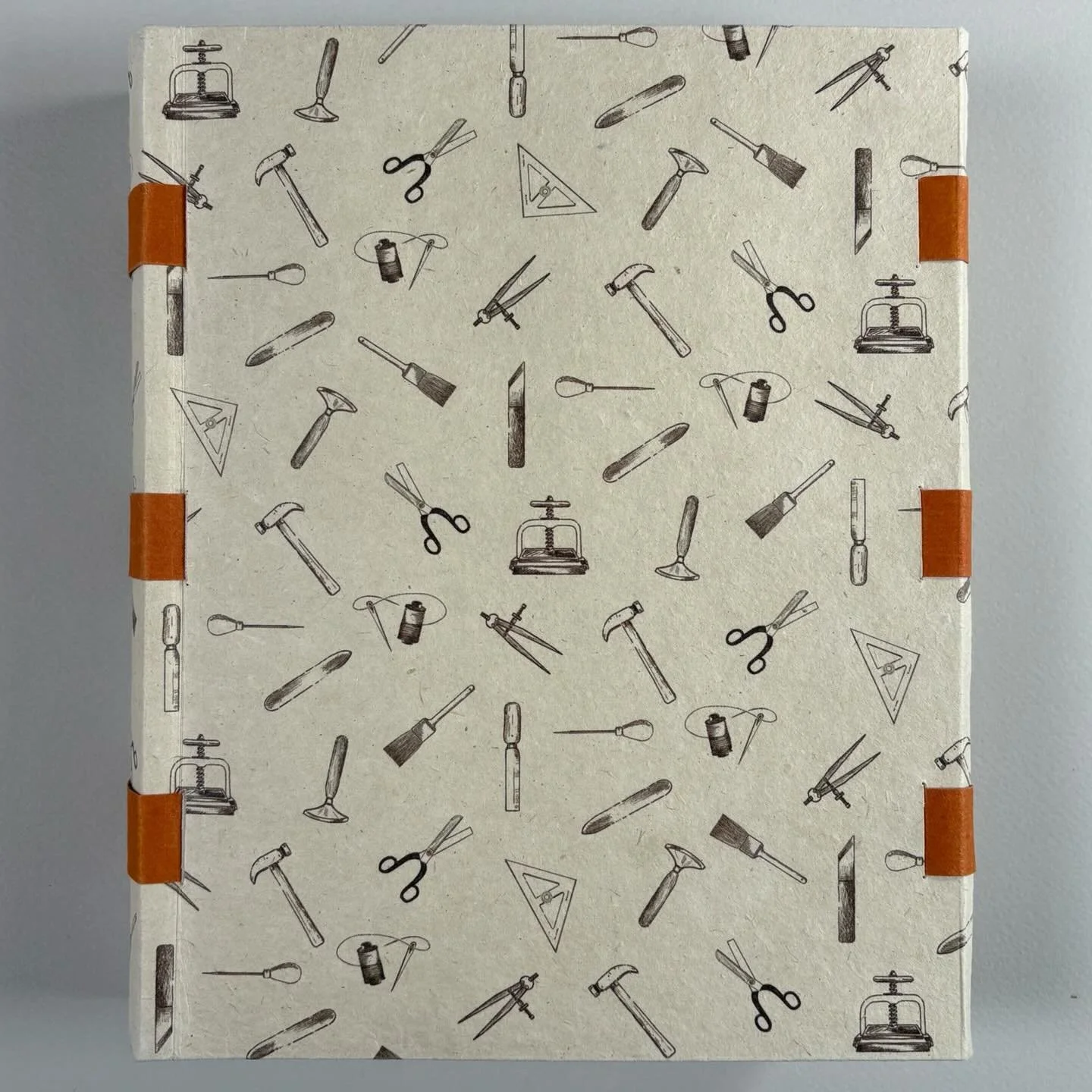 New binding # 5 of 5. See it and me at table 143A at CODEX Feb 7-10.
 
A Bookbinder&rsquo;s Compendium: Workshop Handouts 2001-2025 by Karen Hanmer.
Glenview, IL: Karen Hanmer Book Arts, 2025.

more info here: 
https://karenhanmer.com/gallery/p/hando