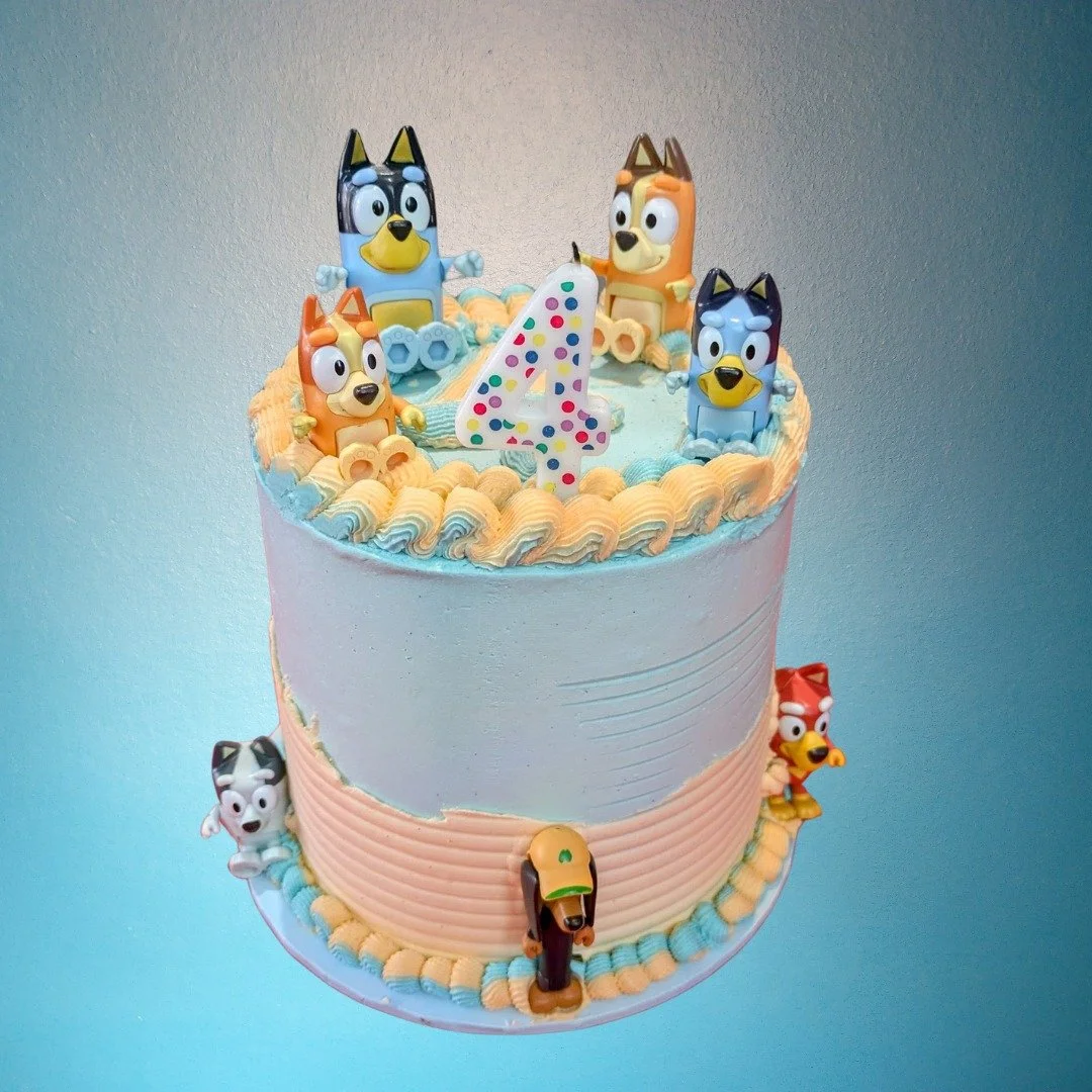 Earlier this week my little giant turned 4, he's Bluey obsessed and all I've heard, for what feels like forever, is I'd like a Bluey cake Mama, when asked what flavour he wanted he was very clear it was chocolate sponge with chocolate buttercream and