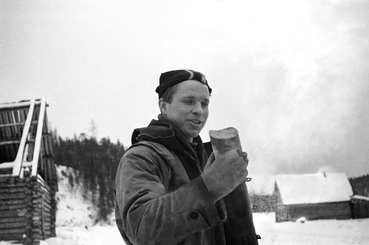 There is mine is in the 2nd Northern settlement. Yuri Yudin holds a sample core in his hands.