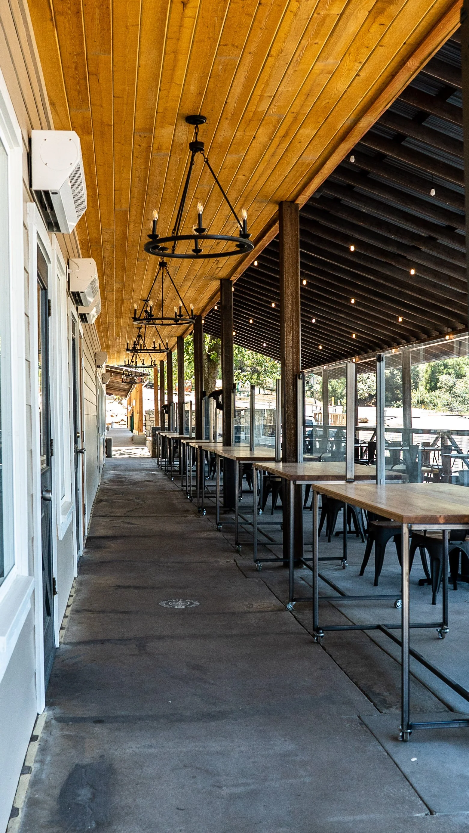 Dining Partitions - Apple Annies