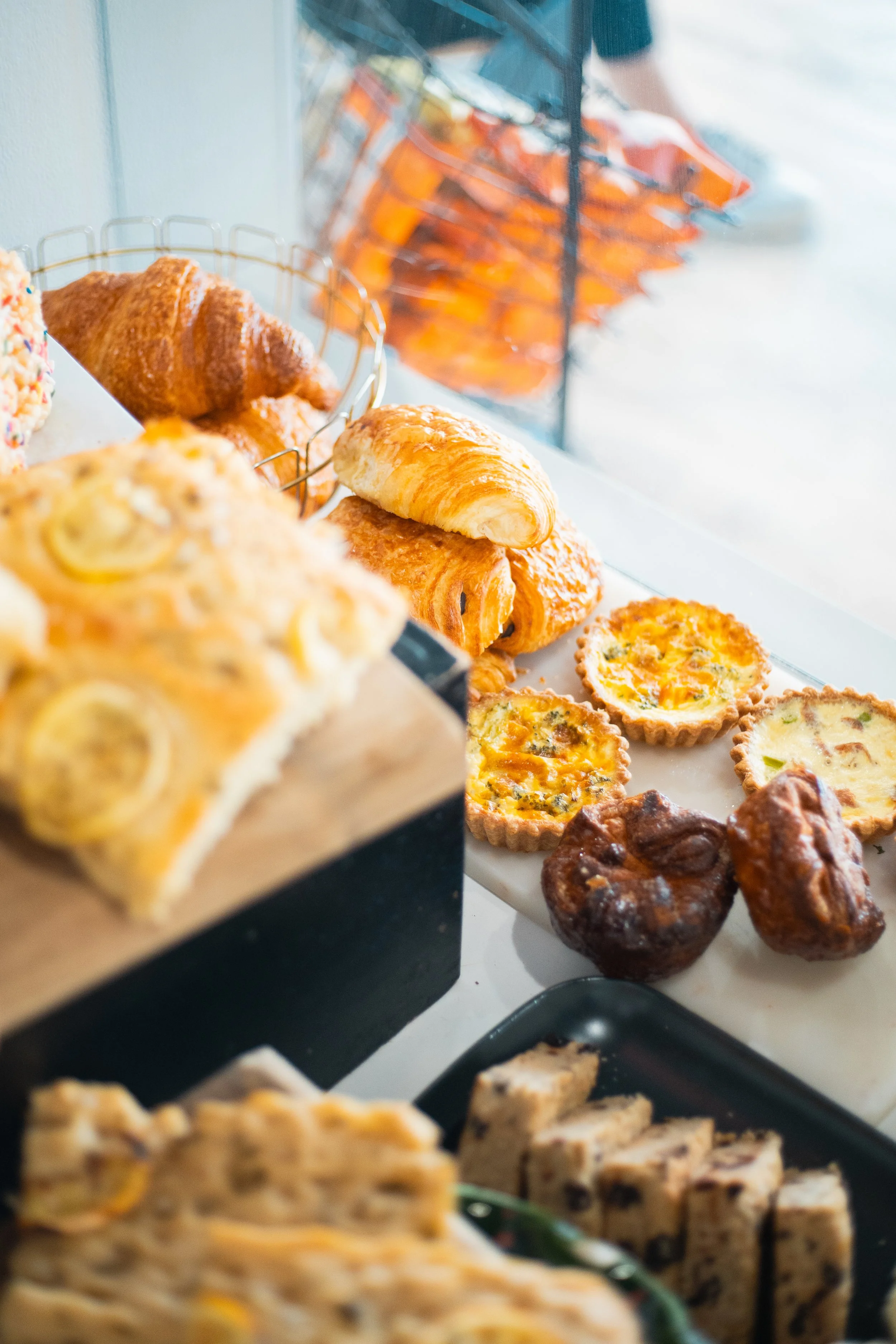 Photography and videography services for the food and beverage industry by Chicago photographer Kyle Edwards. Contact Kyle to curate fresh visuals for menus, social media content, advertisements, promotional material and more.