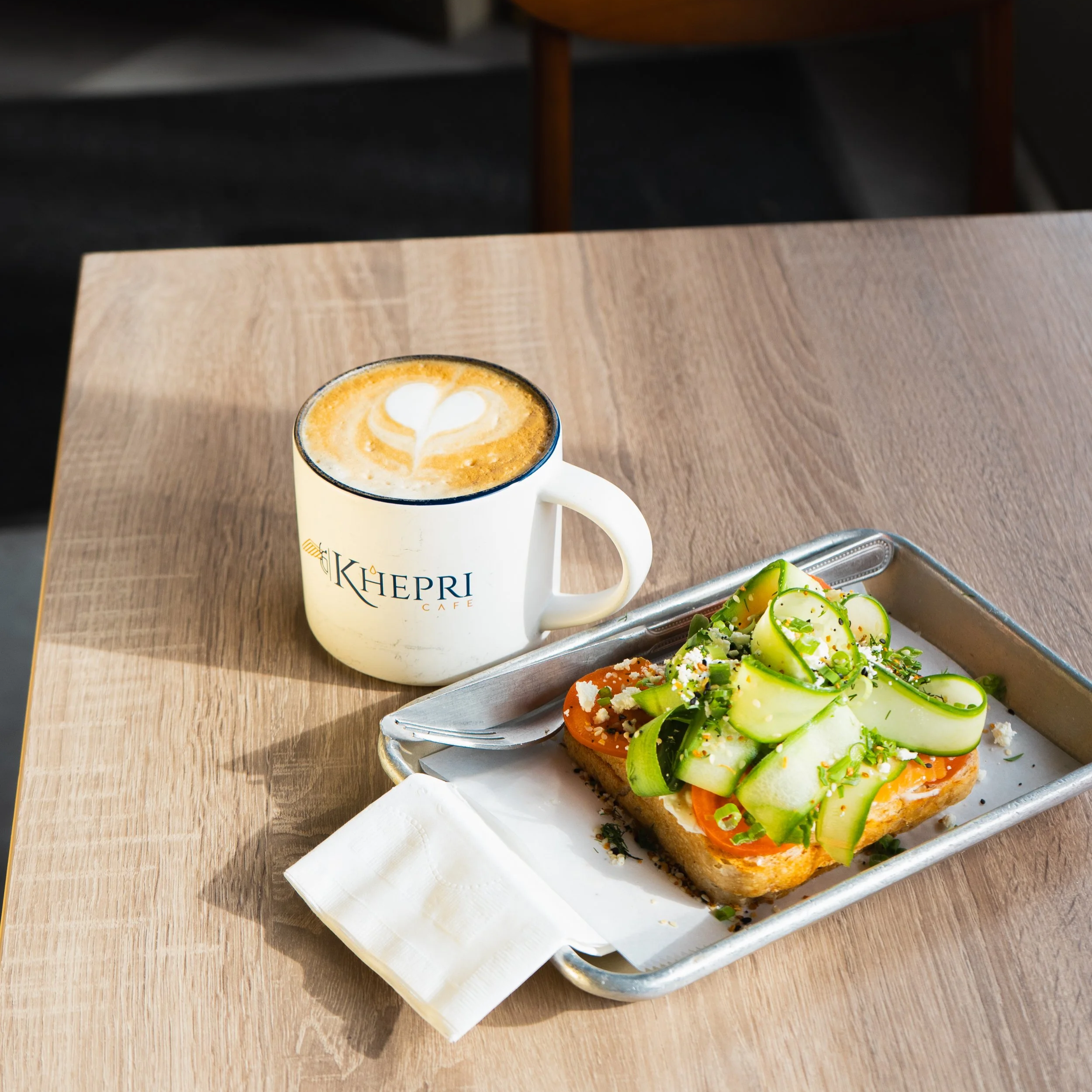 Photography and videography services for the food and beverage industry by Chicago photographer Kyle Edwards. Contact Kyle to curate fresh visuals for menus, social media content, advertisements, promotional material and more.