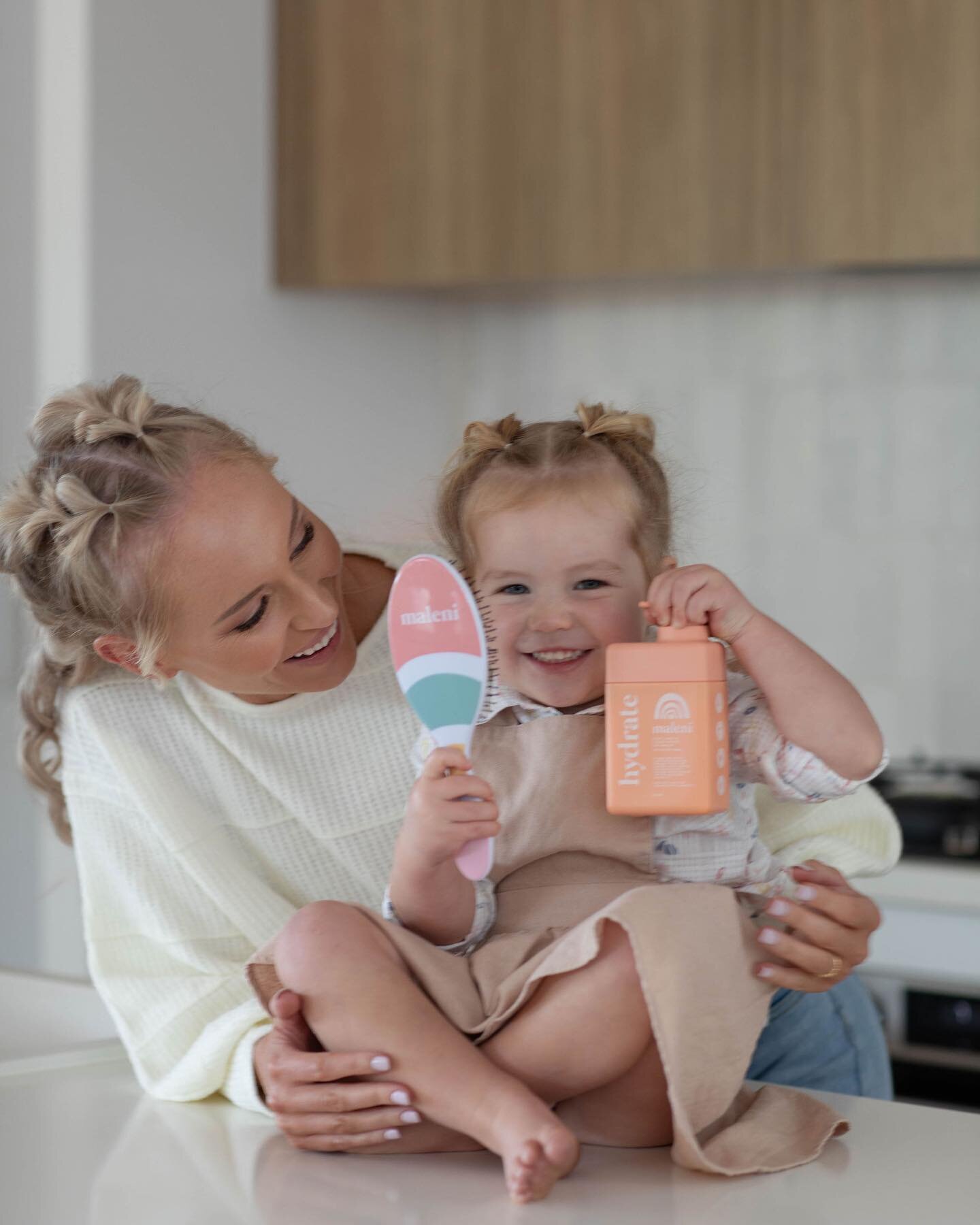 Absolute game changer in your morning routine! 
Our hydrate leave in conditioning detangler &amp; hairbrush making mornings a breeze in your household. Make brushing your little besties hair fun 🌈
Protect those locks today www.malenihaircare.com