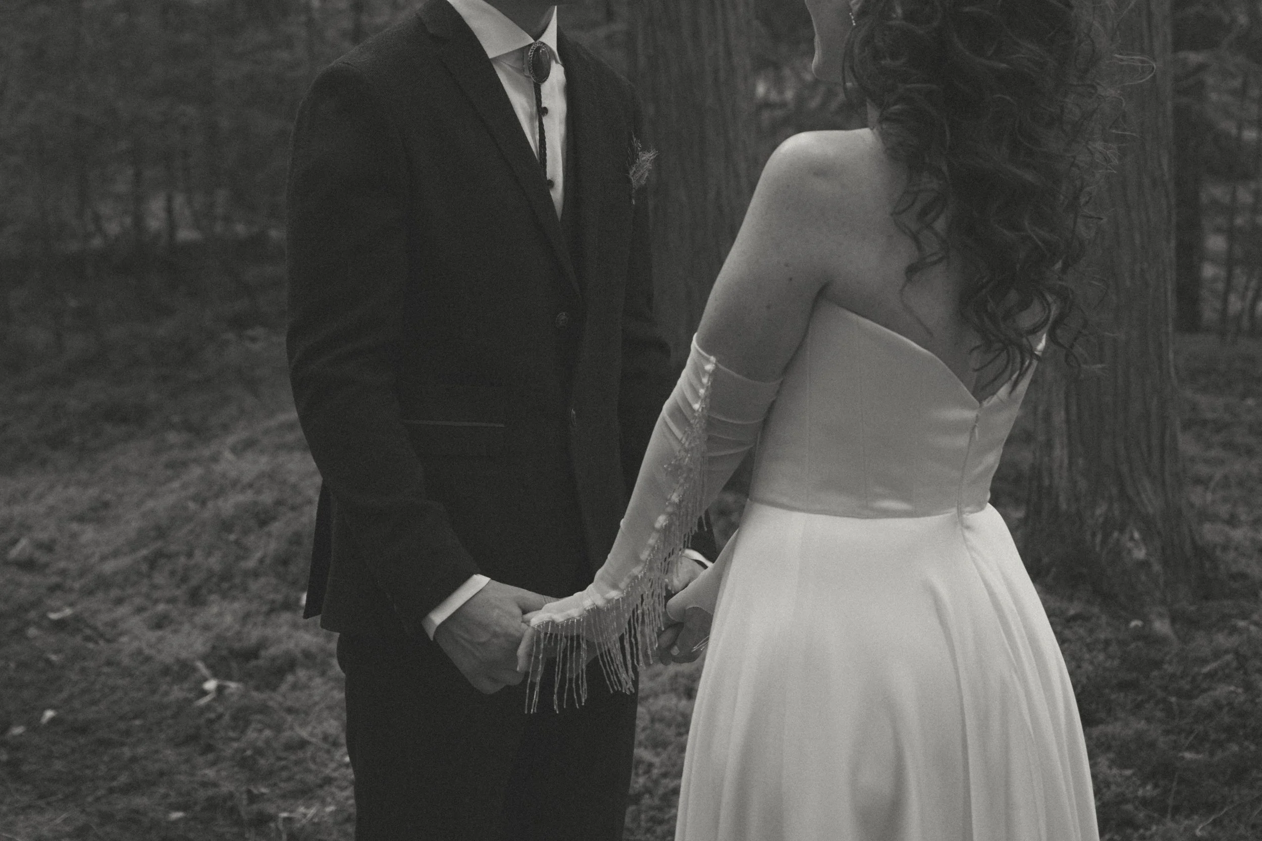 EARTH IN BLOOM PHOTOGRAPHY -Caitlin + Simon - 3-26.jpg