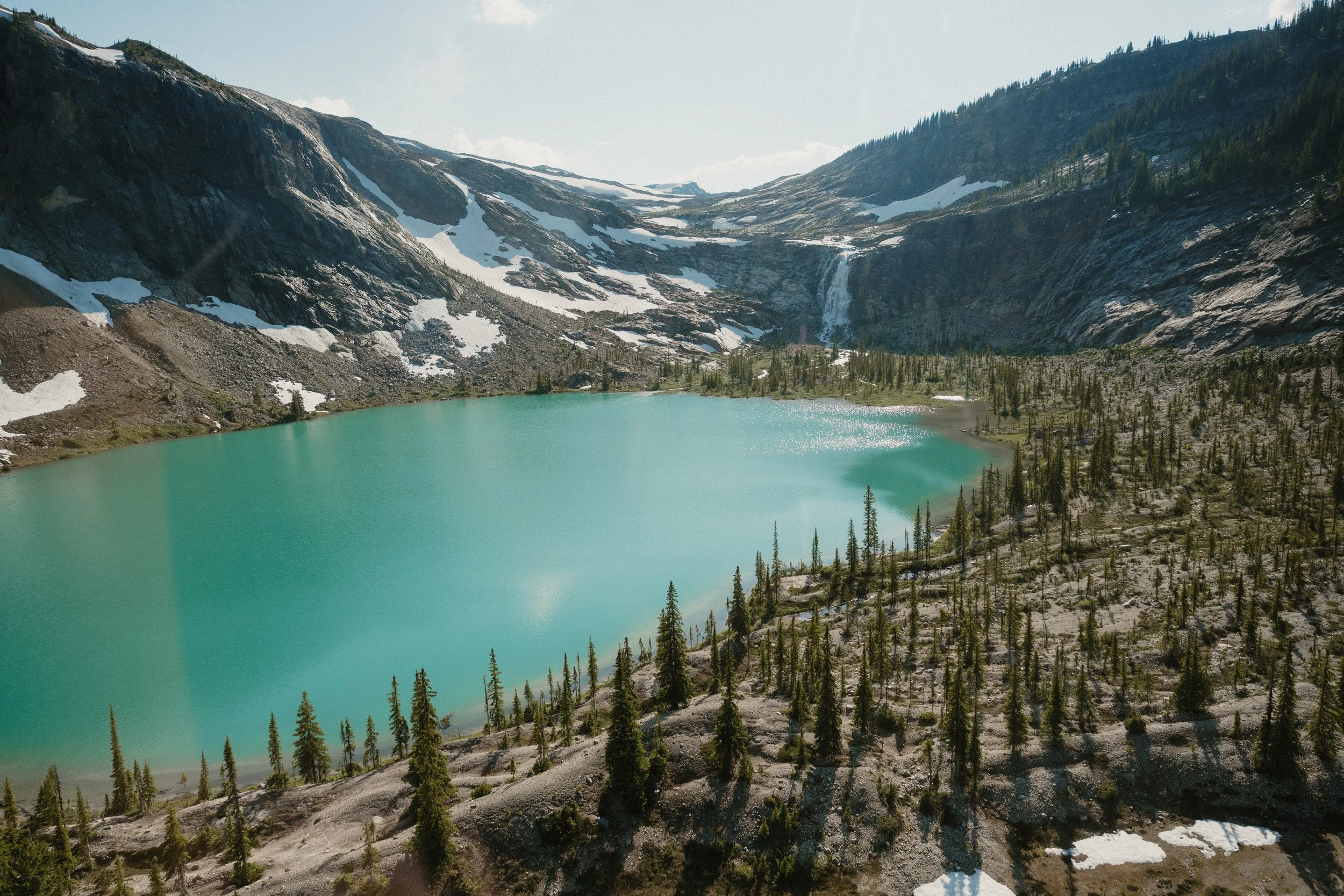 EARTH IN BLOOM PHOTOGRAPHY - REVELSTOKE HELICOPTER ELOPEMENT