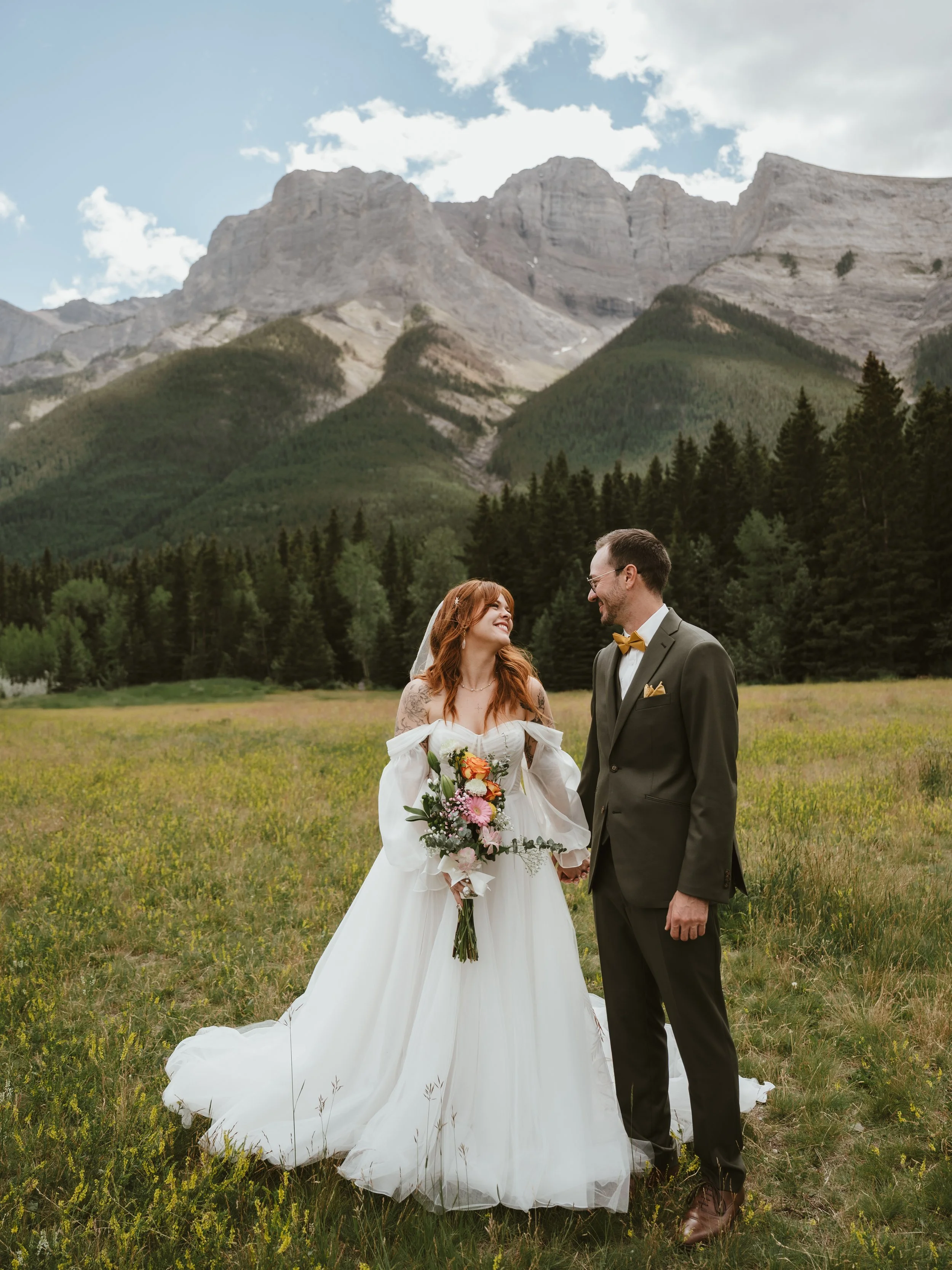 EARTH IN BLOOM PHOTOGRAPHY - MONTY + DYLAN - CANMORE - PREVIEWS-23.jpg