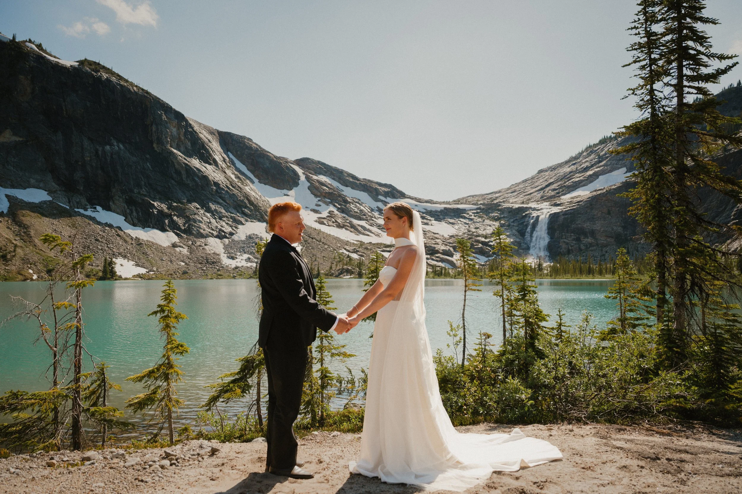 Jessie + Cade - Revelstoke Helicopter Elopement-50.jpg