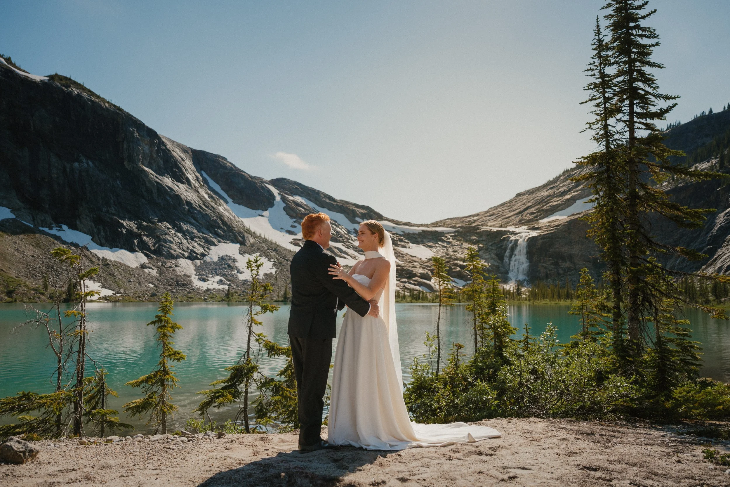 Jessie + Cade - Revelstoke Helicopter Elopement-65.jpg