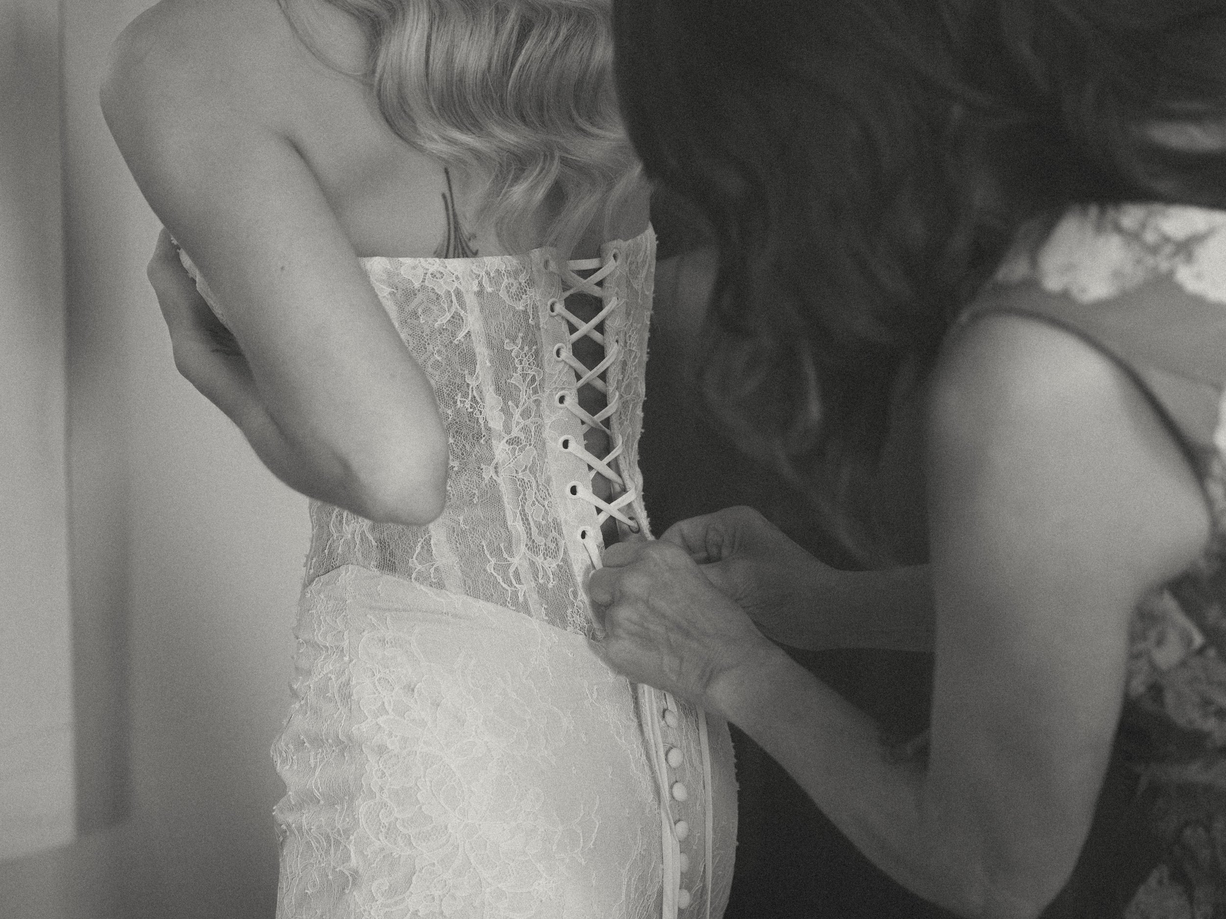 Kiona + Connor - Rancho Burro Wedding - Girls getting ready -18.jpg
