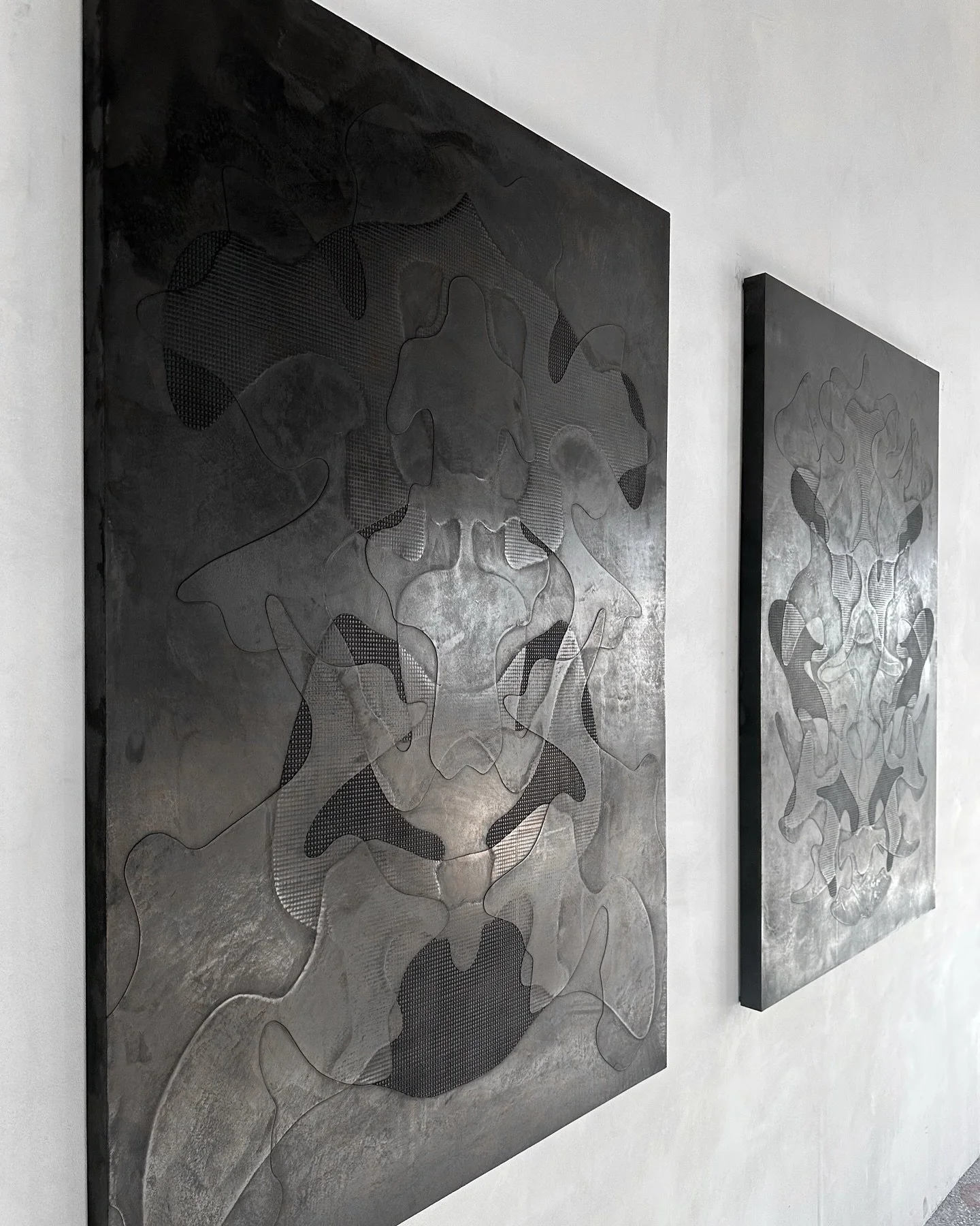 Rorschach series - 

Rorschach 03 and Rorschach 04 
48 x 60 x 1.5&rdquo; 
Archaic fine plasters (crushed marble powder, lime, quartz, and obsidian) on solid birch cradle

Availabile, comment or DM with interest 

#installationart #plasterartist #gall