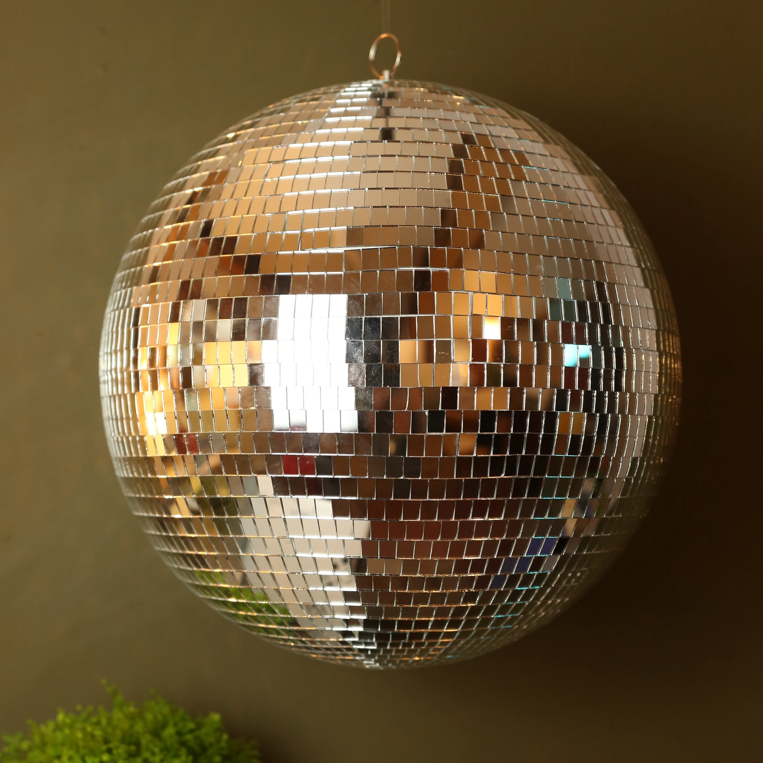 A disco ball a day keeps the therapist away. I'm pretty sure I heard that once. Might have been in the mirror to myself though idk.
Raise your hand if you would put a 16 inch disco ball in your house 🙋&zwj;♀️ 
.
#discoball #retrodecor #maximalistdec