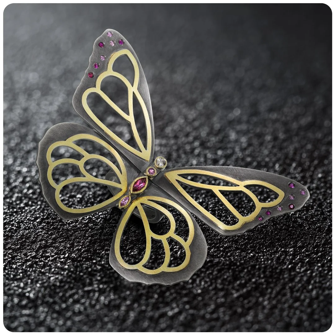 R_BigButterfky_Sapph_Pink_Gray_18K_Insta (1).jpg