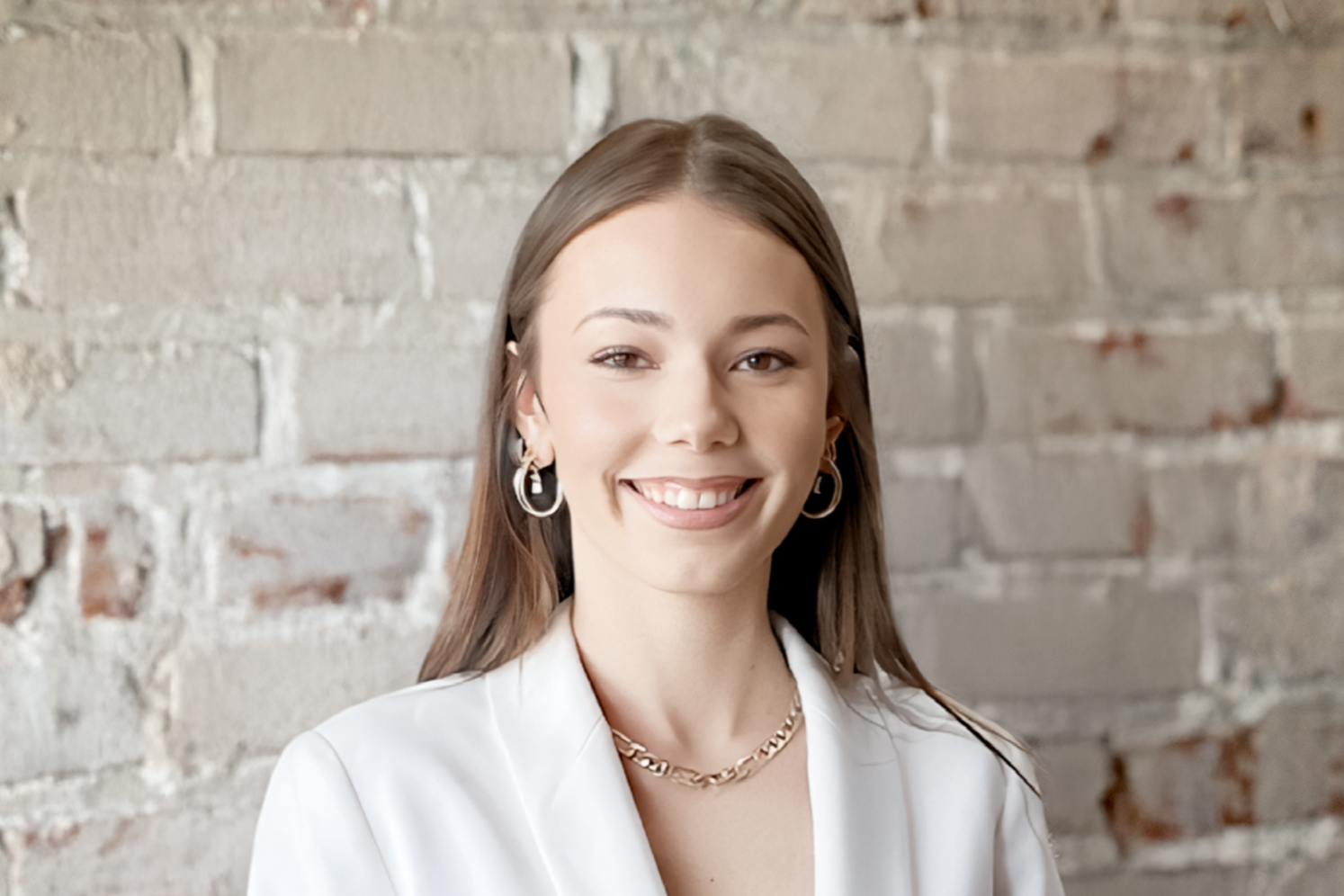 Riley Crenshaw with The Alms Group headshot 