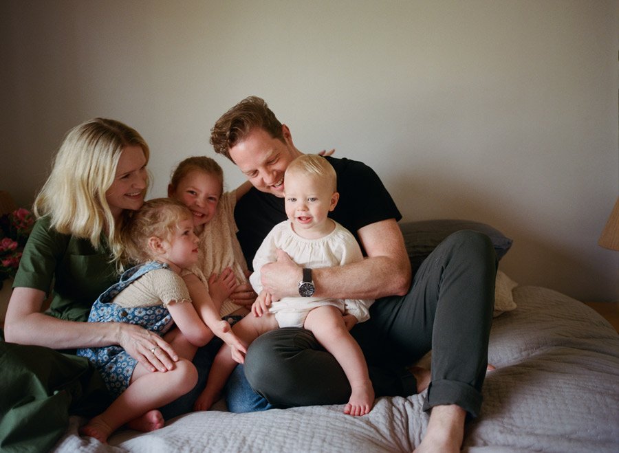 Candid family photos at home in Ivanhoe Oct23 by Sarah Black Photography_07.jpg