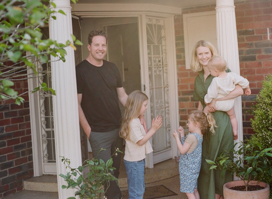 Candid family photos at home in Ivanhoe Oct23 by Sarah Black Photography_32.jpg