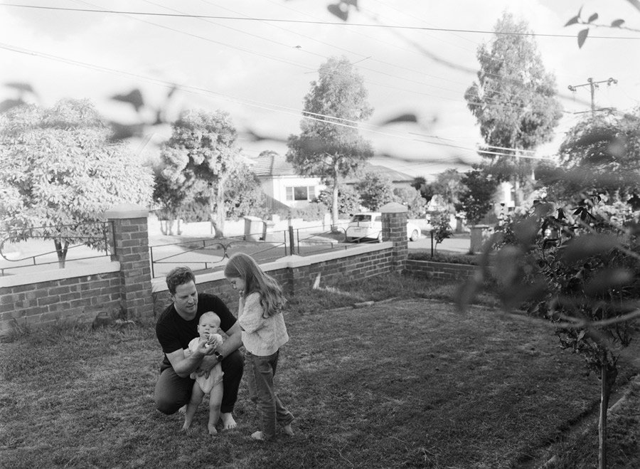 Candid family photos at home in Ivanhoe Oct23 by Sarah Black Photography_36.jpg