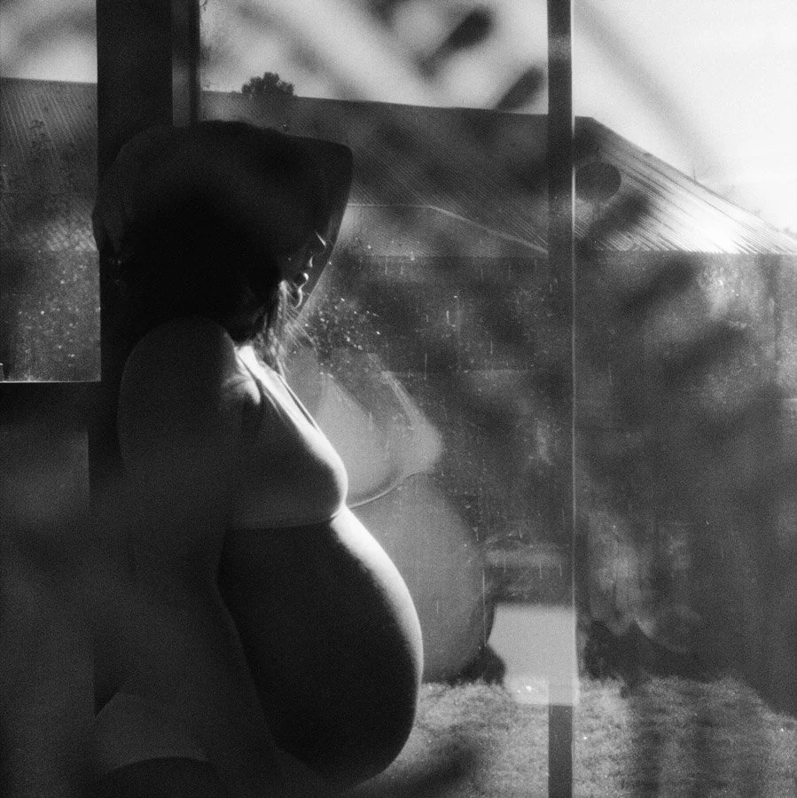 Natural Film maternity photos  at home .jpg