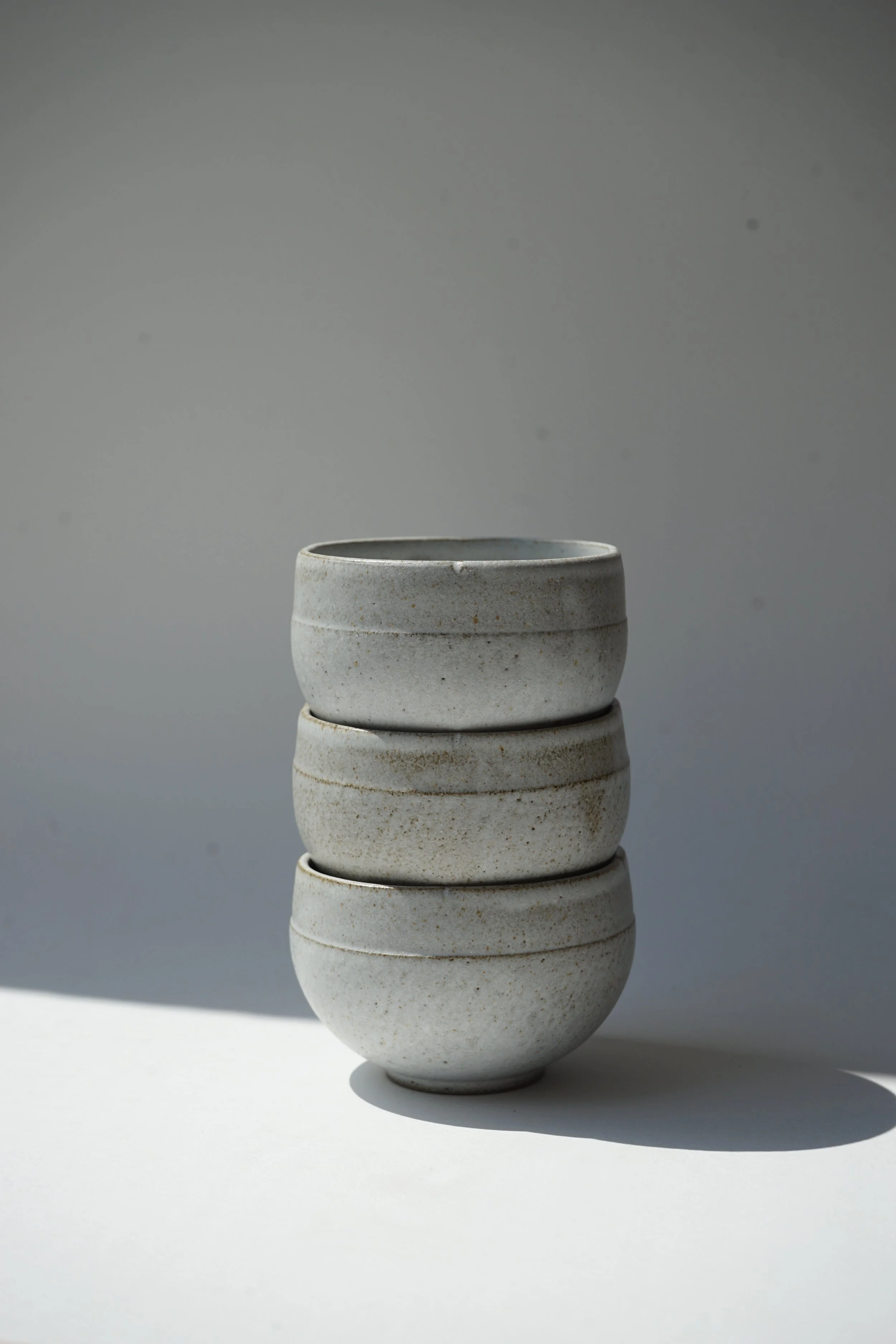 Jasna_Strukelj_Gmuer_Tasse_Formed_Weiss0.JPG