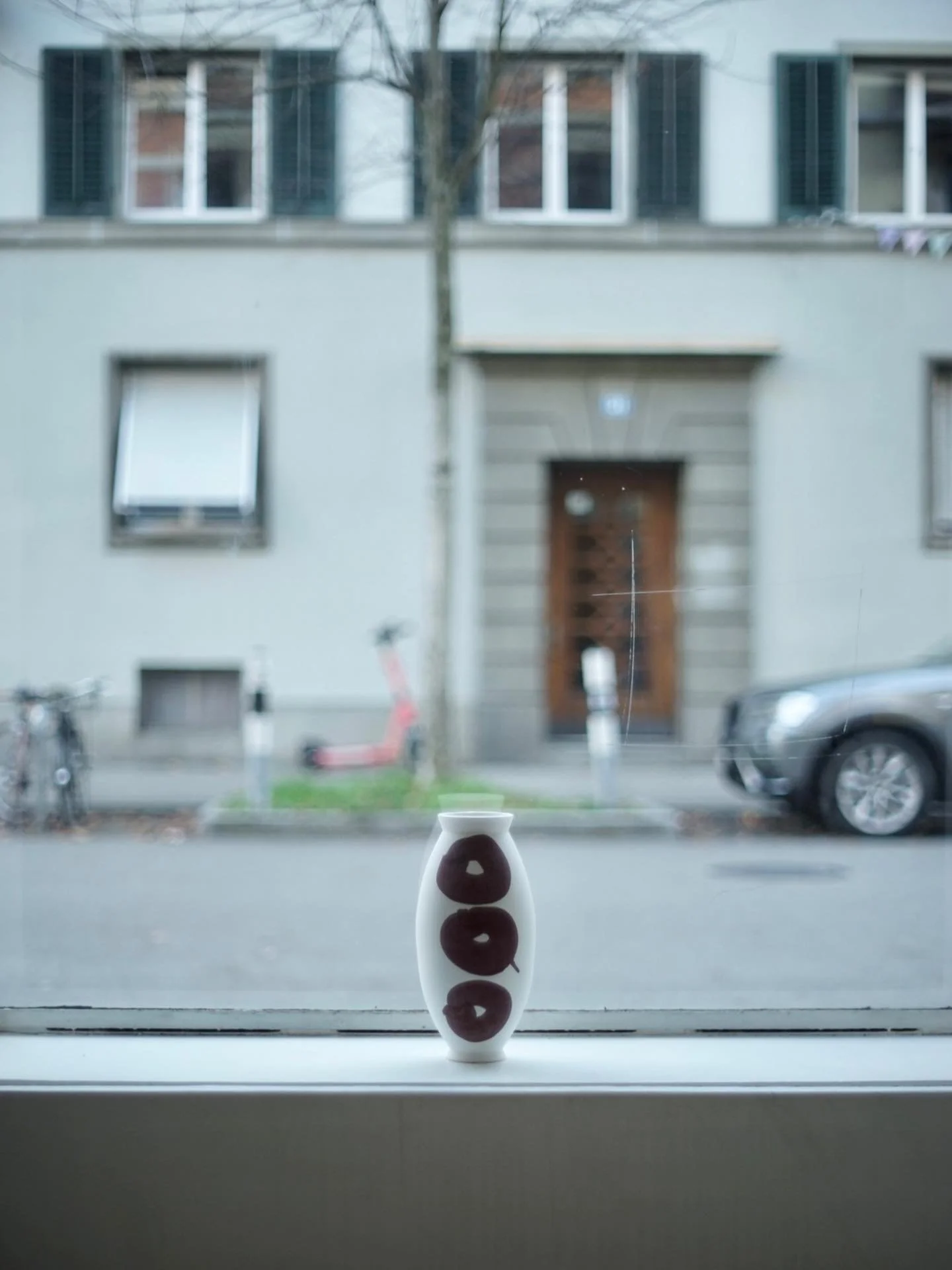 The last kiln is loaded before the exhibition &mdash; a mix of excitement and a little suspense. Some ceramic pieces surprised even me this time, and I can&rsquo;t wait to see how they come out. Feeling that blend of joy, curiosity, and anticipation 