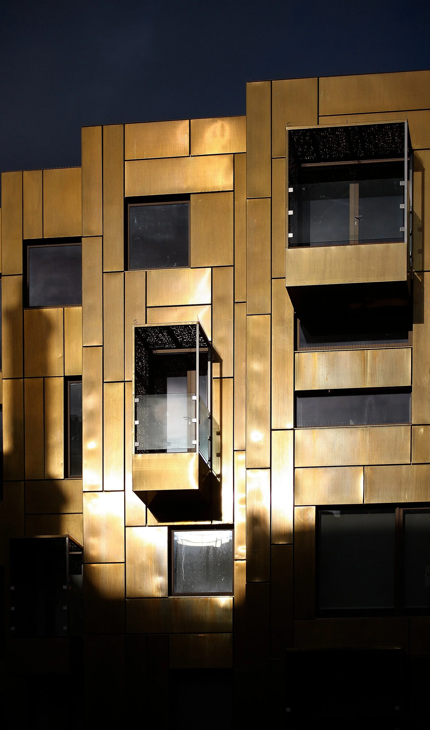 10 Weymouth Street dark.jpg