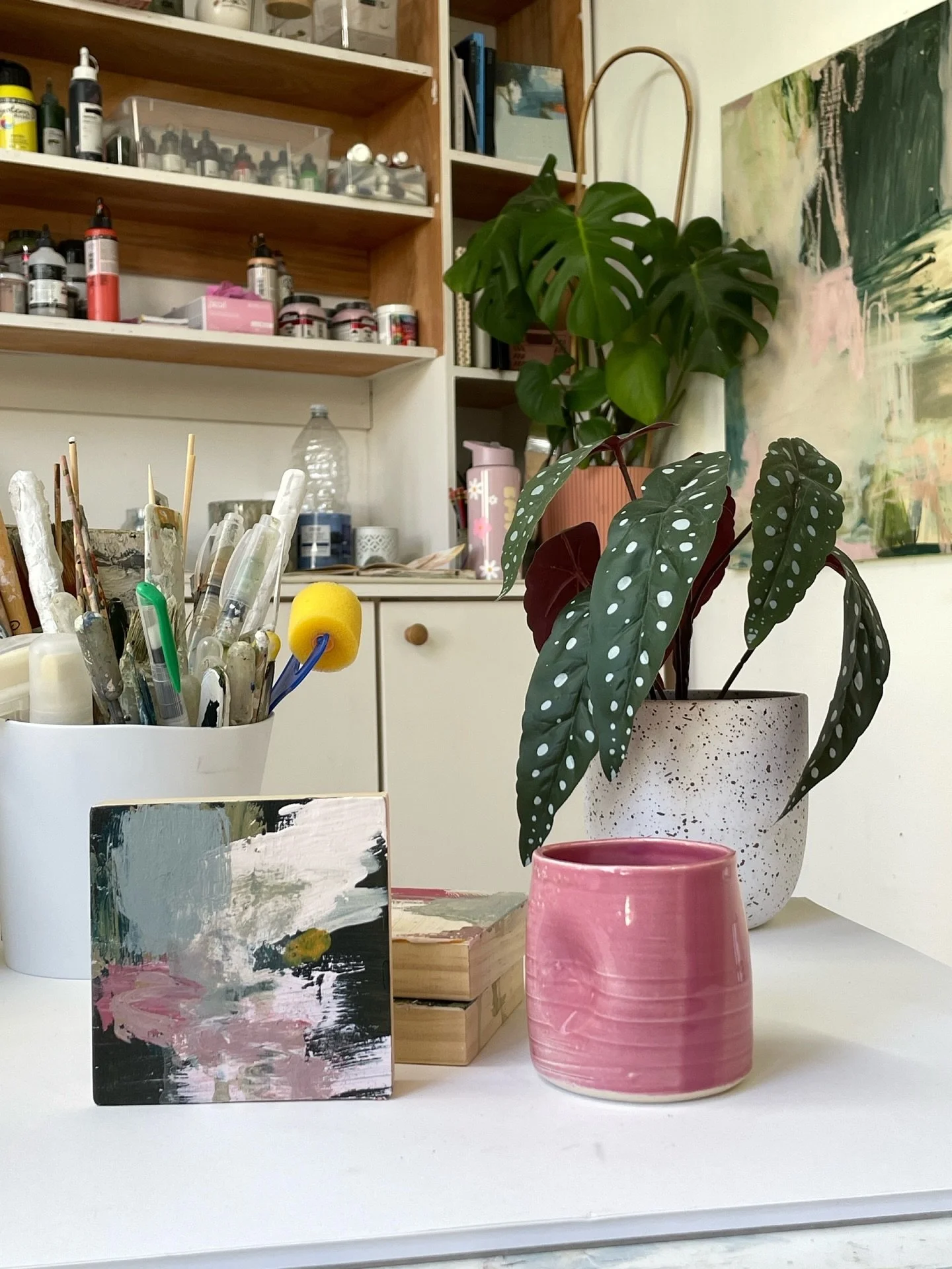 Introducing 𝙏𝙝𝙚 𝙇𝙞𝙩𝙩𝙡𝙚 𝘽𝙞𝙜 𝘾𝙤𝙡𝙡𝙚𝙘𝙩𝙞𝙤𝙣 - a new collection of small works that evoke big emotion. In these works, I&rsquo;ve explored how scale can influence perception and feeling, capturing depth and movement within a more intim