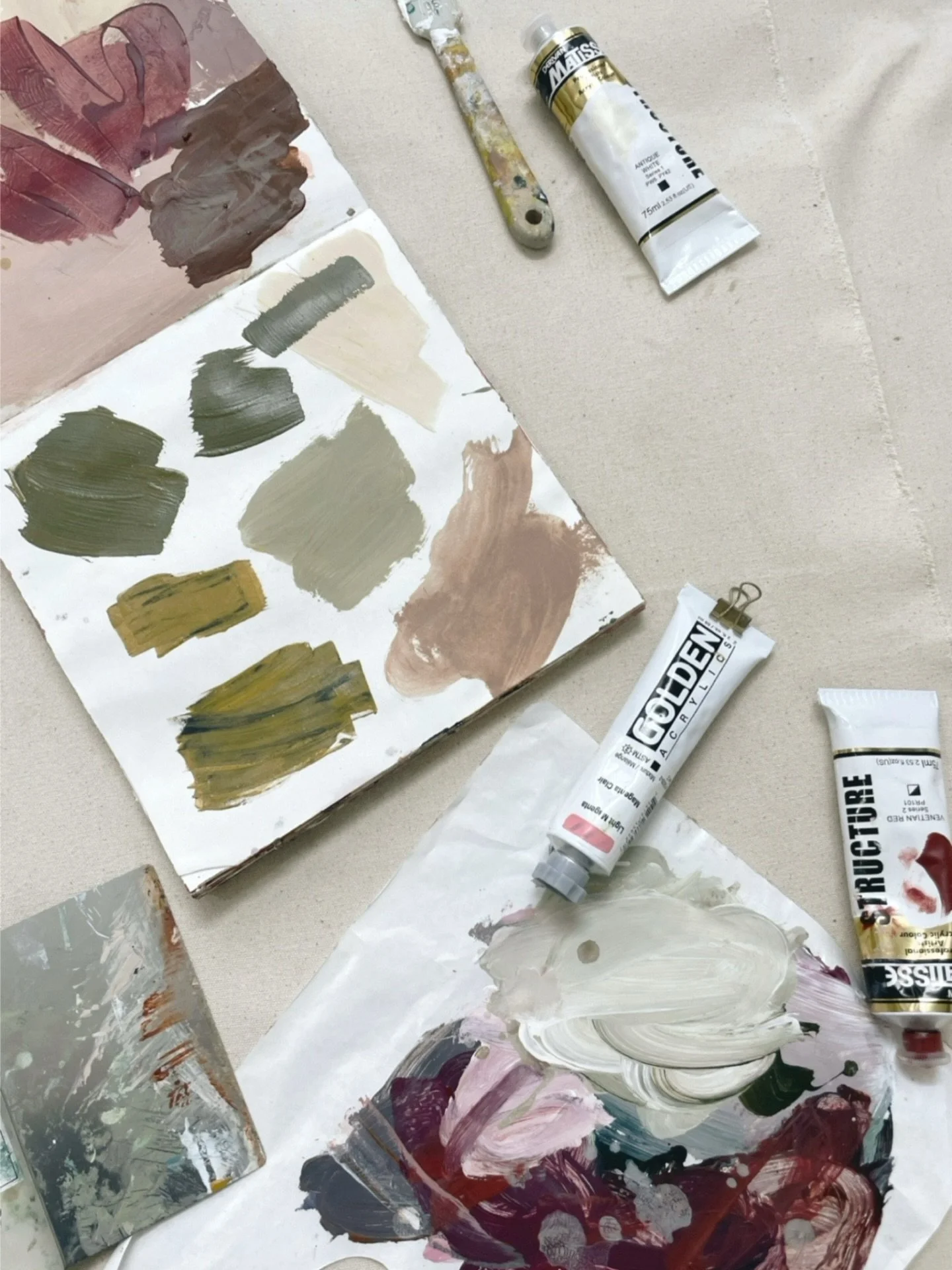 How do you use your sketchbook?

I like to use mine for:
&bull;swatching new colours
&bull;building new colour palettes
&bull;working out new compositions 
&bull;for play and experimenting 
&bull;mark making

And so much more. Is there something you 