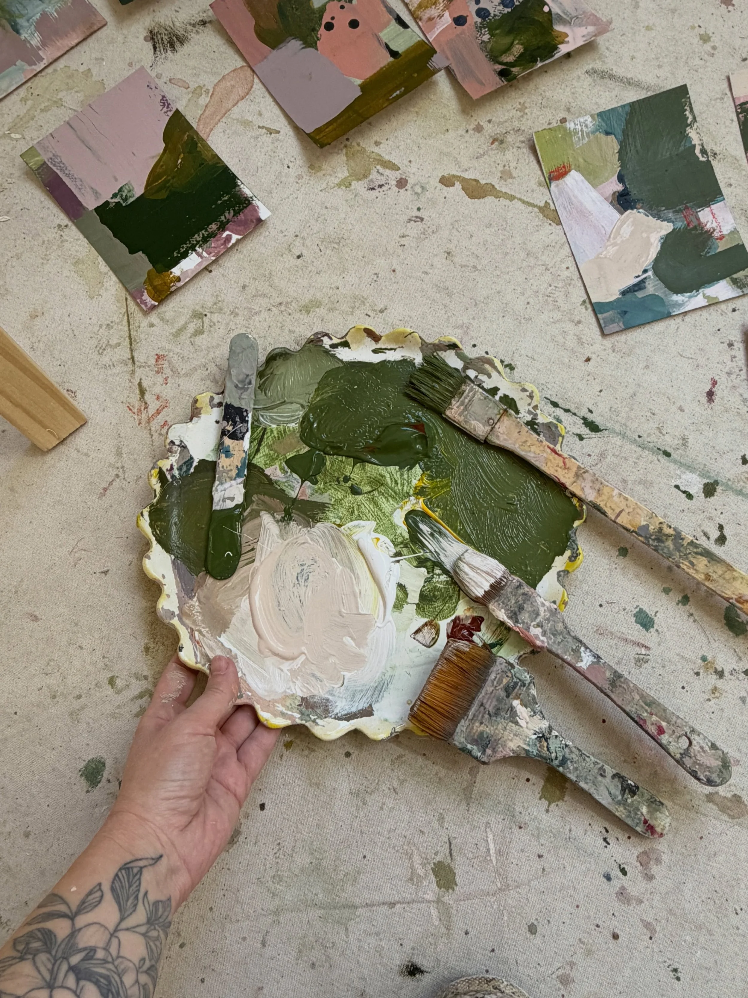 paint plates always 😍 

Plate @frankieceramics