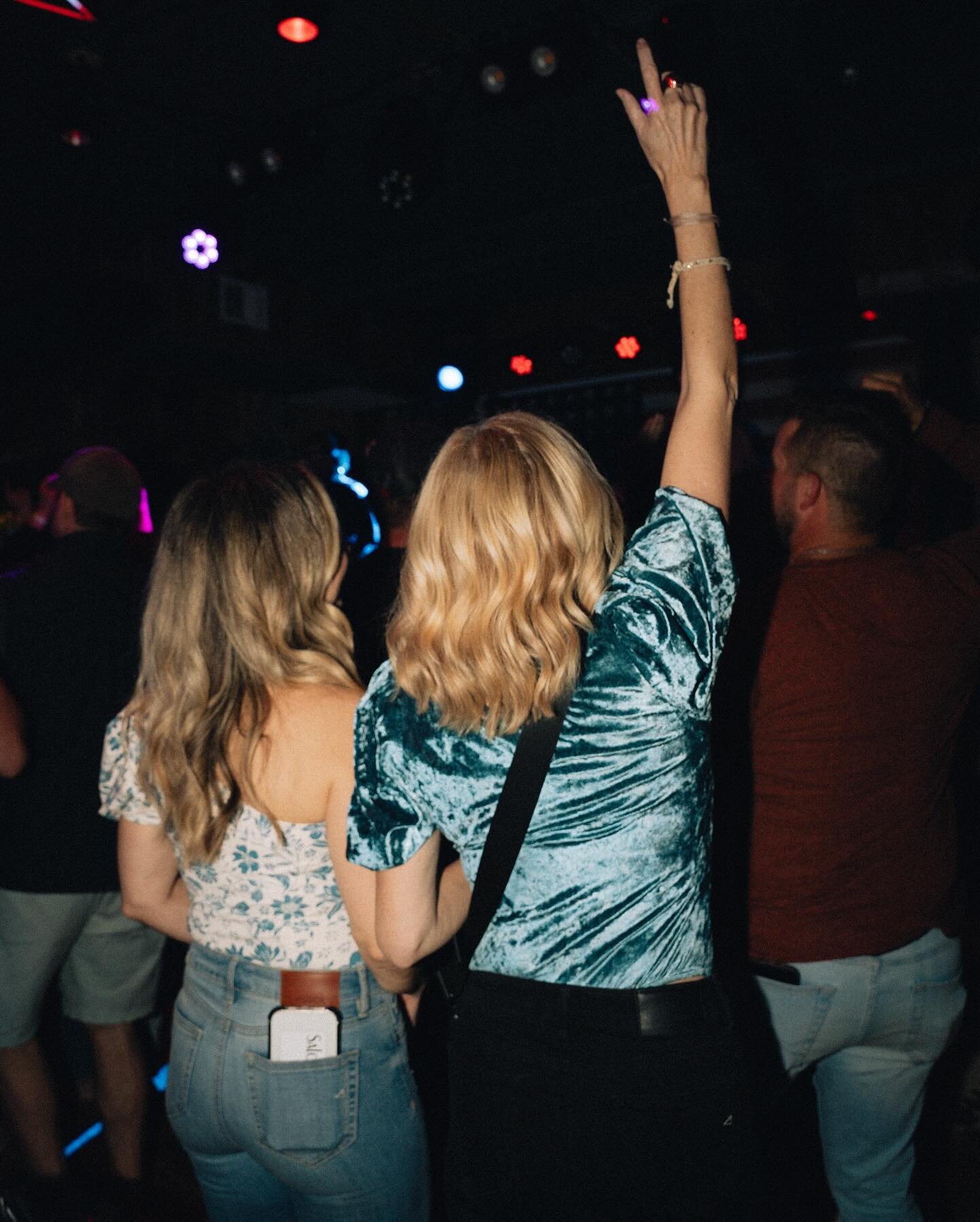 Grab your spot early - tonight&rsquo;s going to be a party. 

Our doors are open now! Live music starting at 5 with @mattbillor_music @king_kyote and @kyledillsofficial 🎸

From the ship to the Farm, we&rsquo;ll be partying all night with special Gas