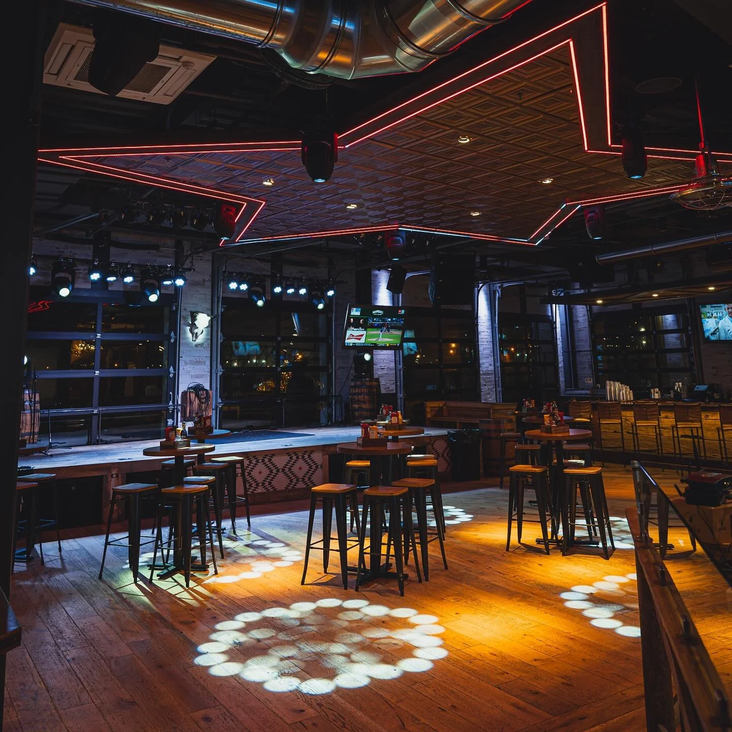 See you under the star for karaoke 🎤
Doors open at 5p + karaoke with @terkalerk at 8p 
Kitchen open ‘til 10p