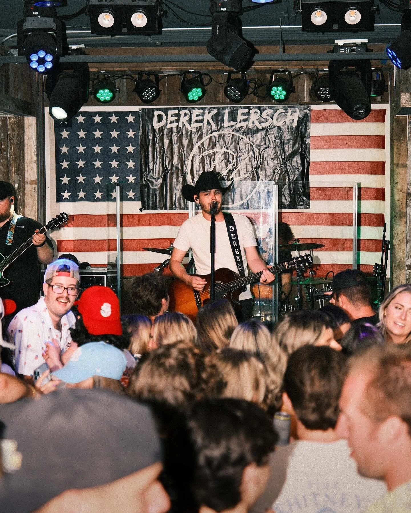 Happy farm Friday y’all 🍻
Doors open at 4p + kitchen ‘til 10p
Live music kicks off at 8p with @meyerpavichmusic + 10:30p with @dereklerschmusic