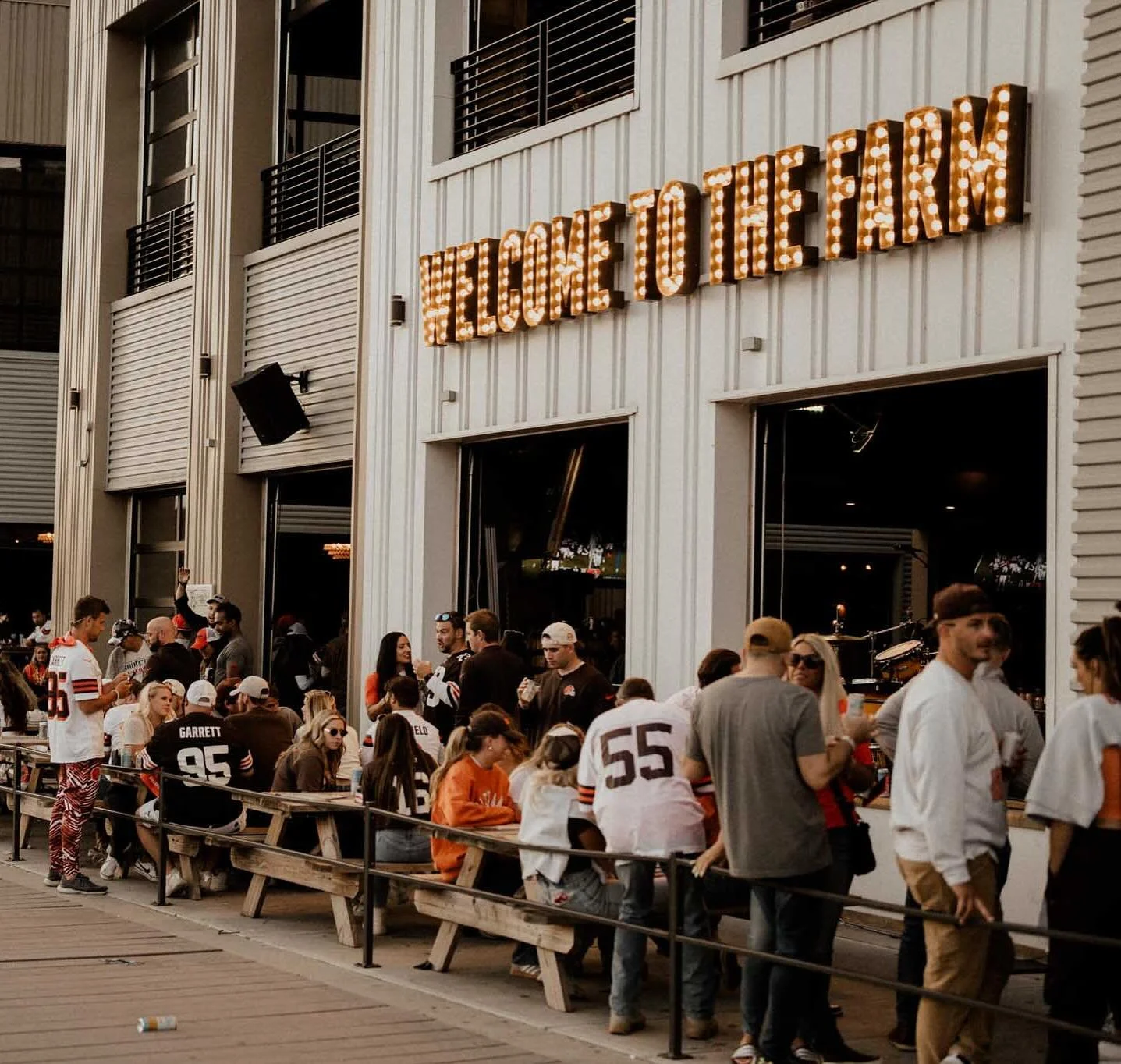 Welcome to the Tailgate 🏈🍻🏟️

Beer pong, dunk tank, cornhole, ring toss &amp; live music at 8p with @emmanicholasmusic + 10:30p with @officialjakedodds 

Doors open 12p + kitchen &lsquo;til 10p